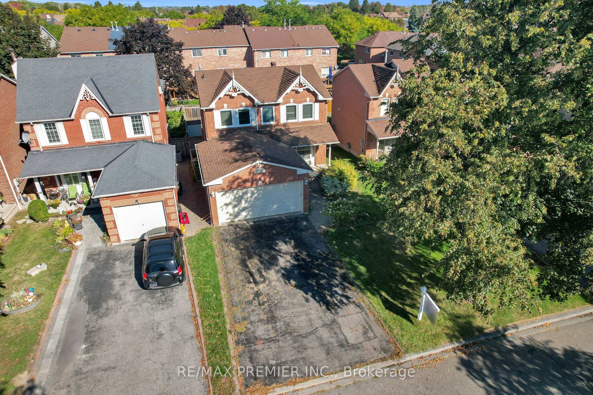 Photo 6 of 6 Hearne Crescent, Ajax, Central — HOMEH