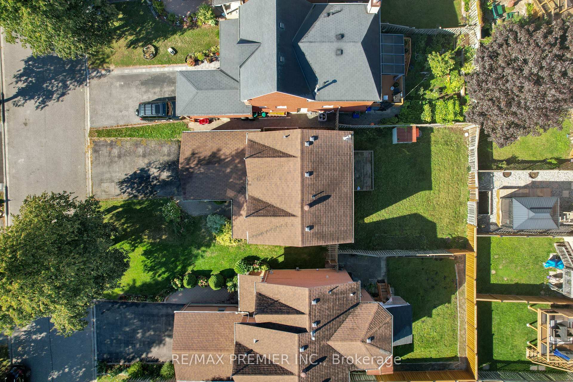 Photo 10 of 6 Hearne Crescent, Ajax, Central — HOMEH