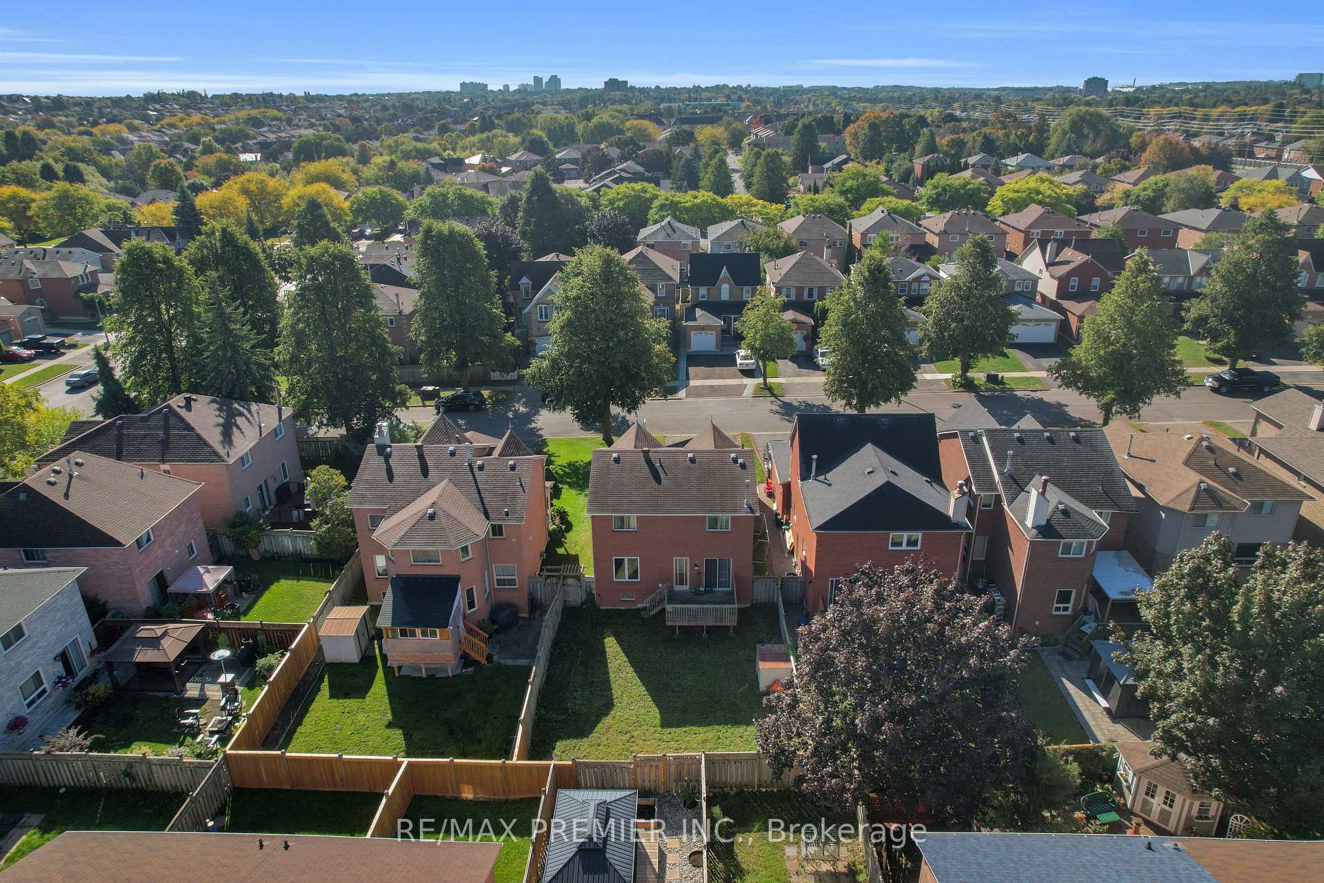 Photo 13 of 6 Hearne Crescent, Ajax, Central — HOMEH
