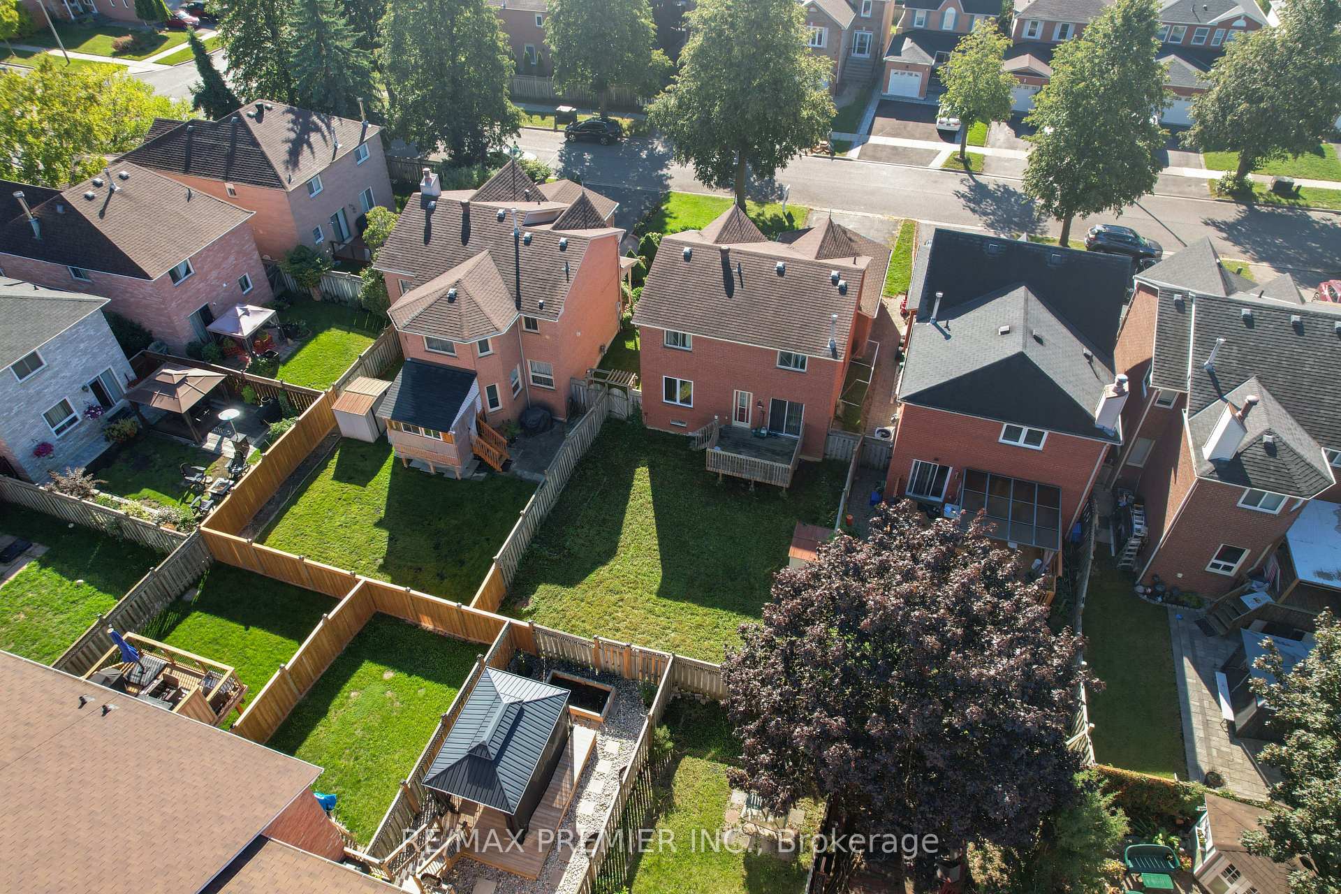 Photo 14 of 6 Hearne Crescent, Ajax, Central — HOMEH