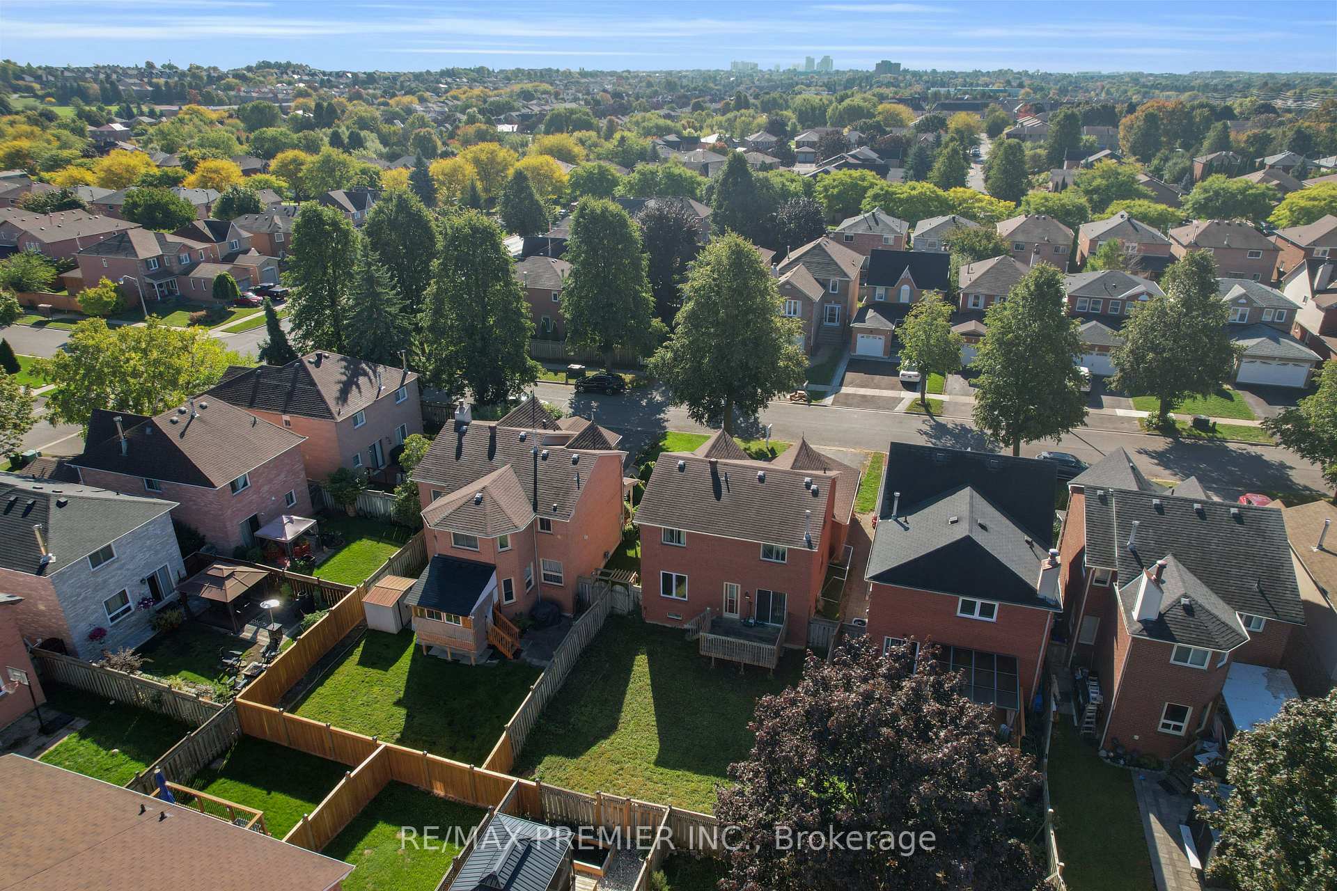 Photo 15 of 6 Hearne Crescent, Ajax, Central — HOMEH