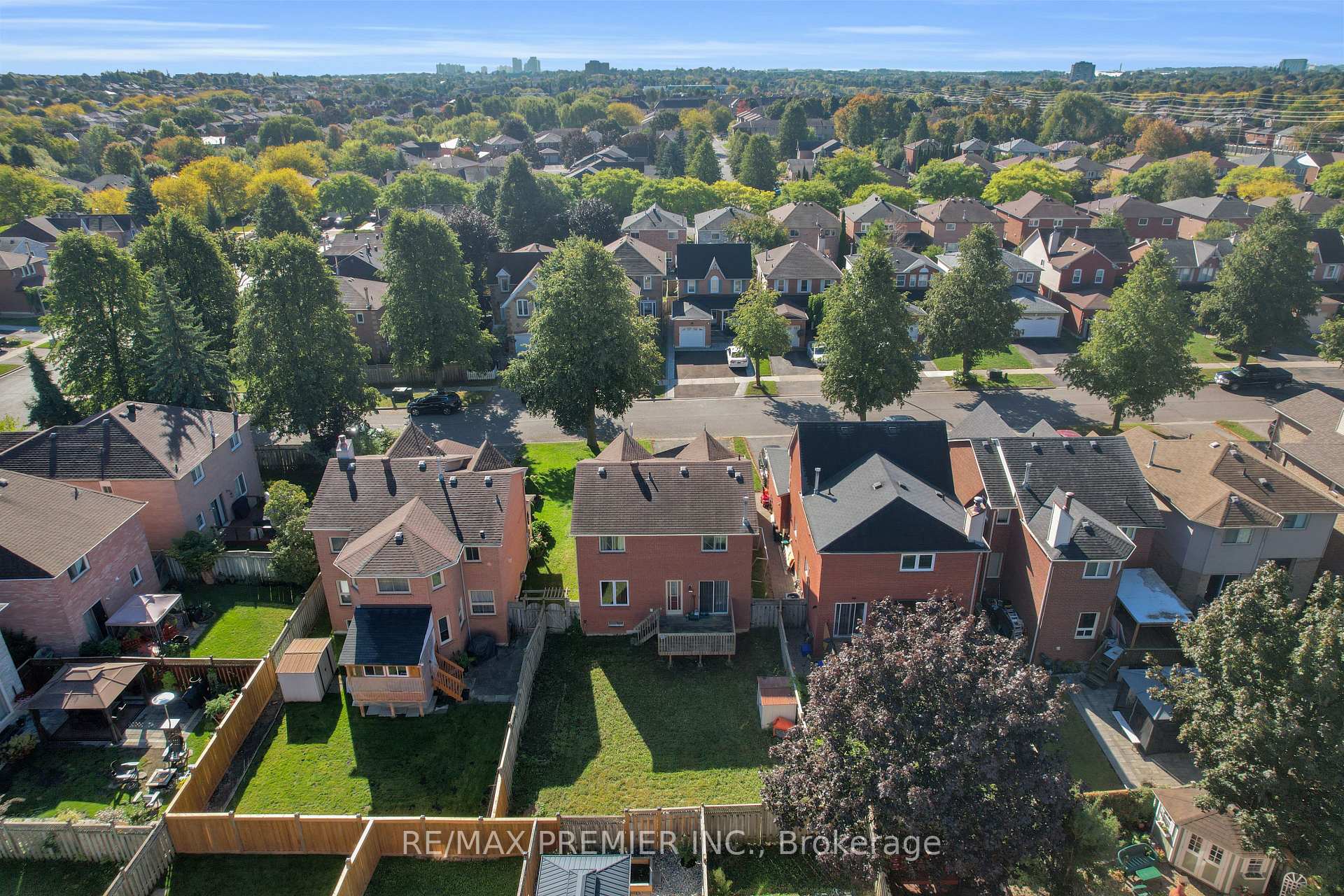 Photo 18 of 6 Hearne Crescent, Ajax, Central — HOMEH