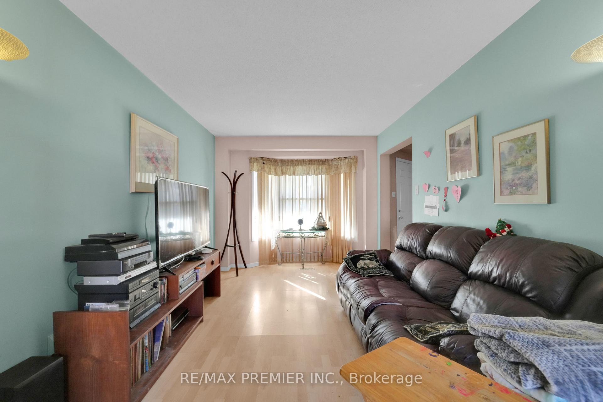 Photo 20 of 6 Hearne Crescent, Ajax, Central — HOMEH