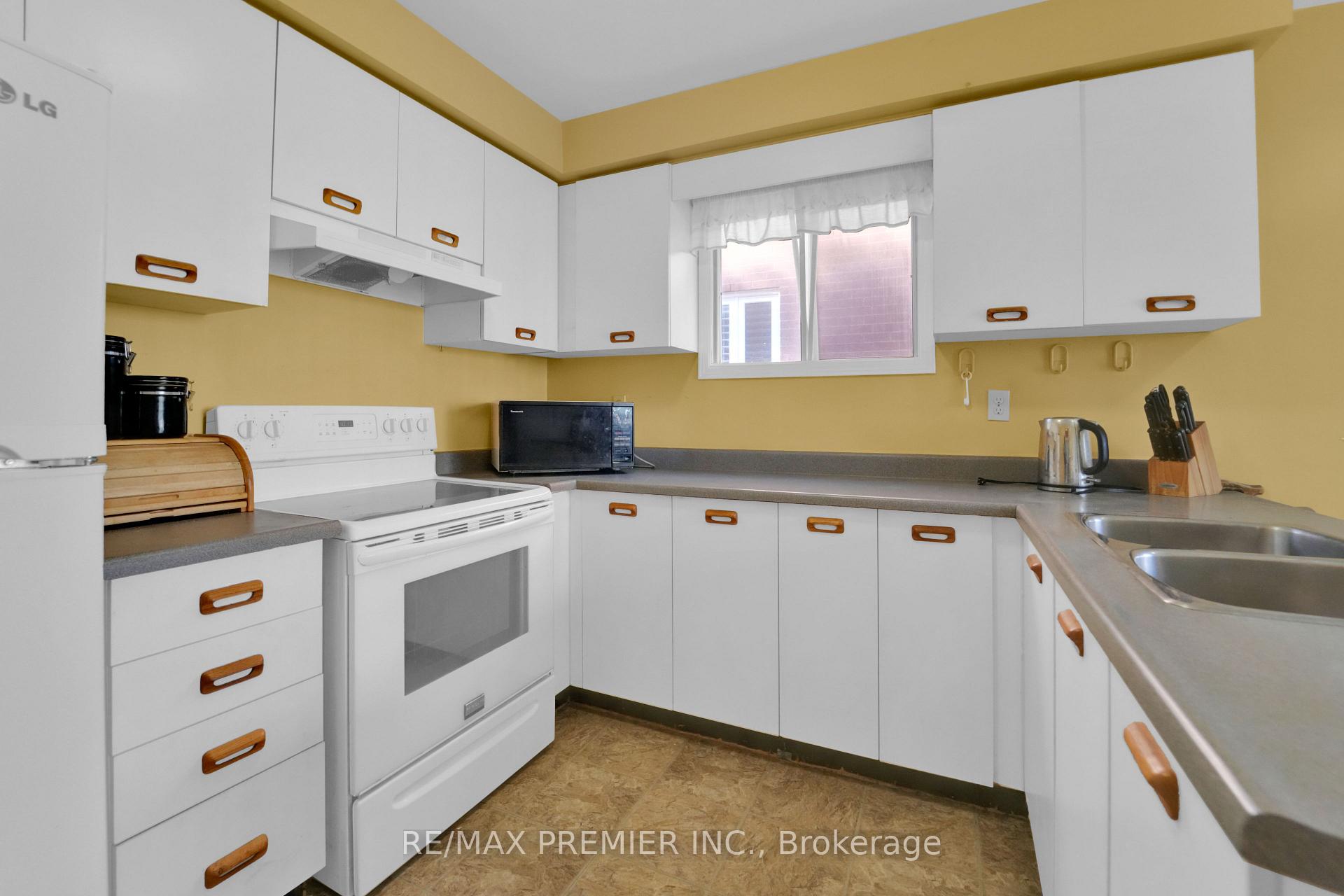 Photo 29 of 6 Hearne Crescent, Ajax, Central — HOMEH
