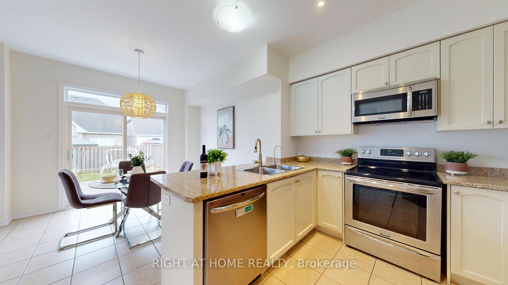 Photo 21 of 99 Grady Drive, Clarington, Newcastle — HOMEH