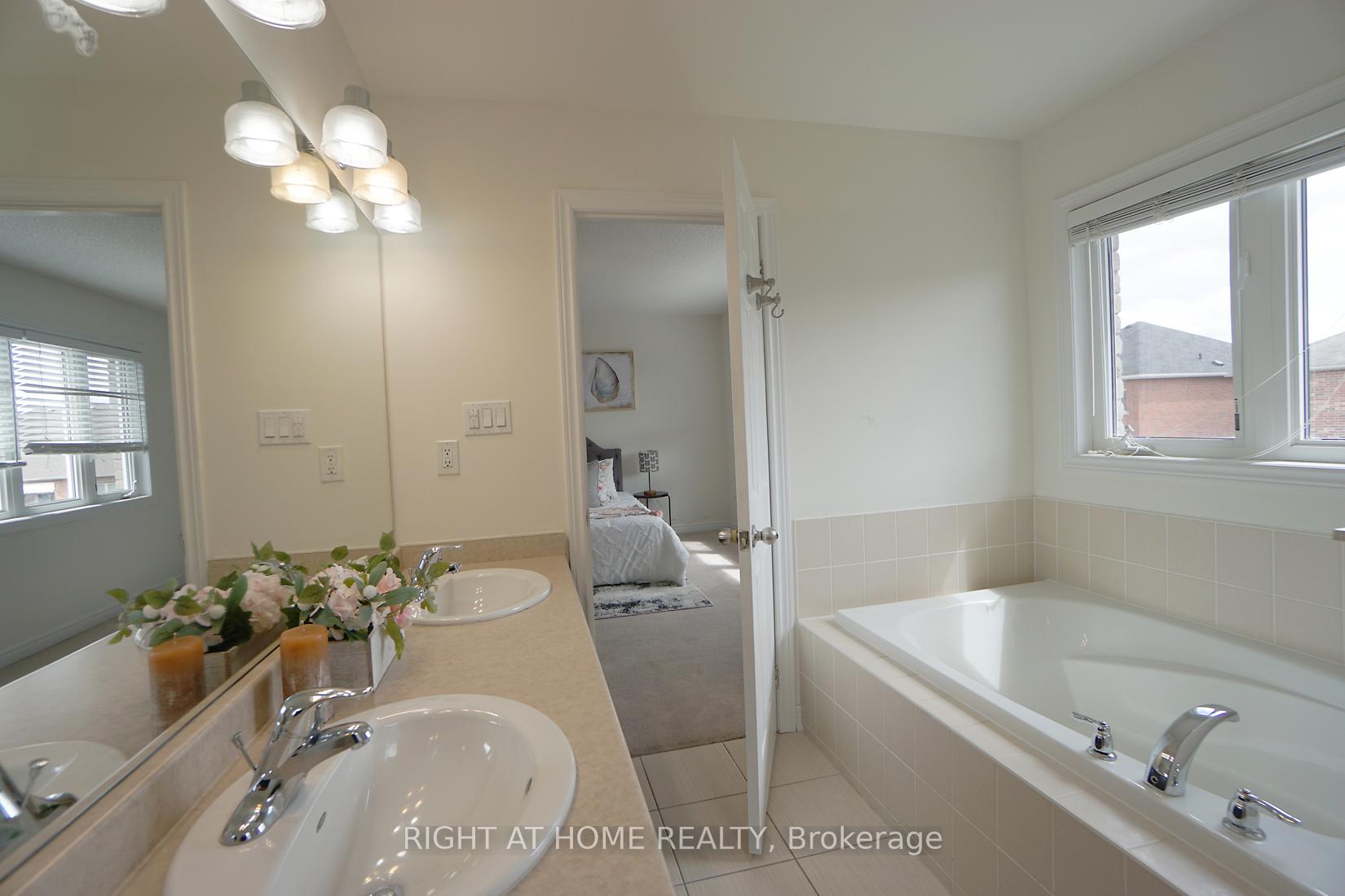 Photo 41 of 99 Grady Drive, Clarington, Newcastle — HOMEH