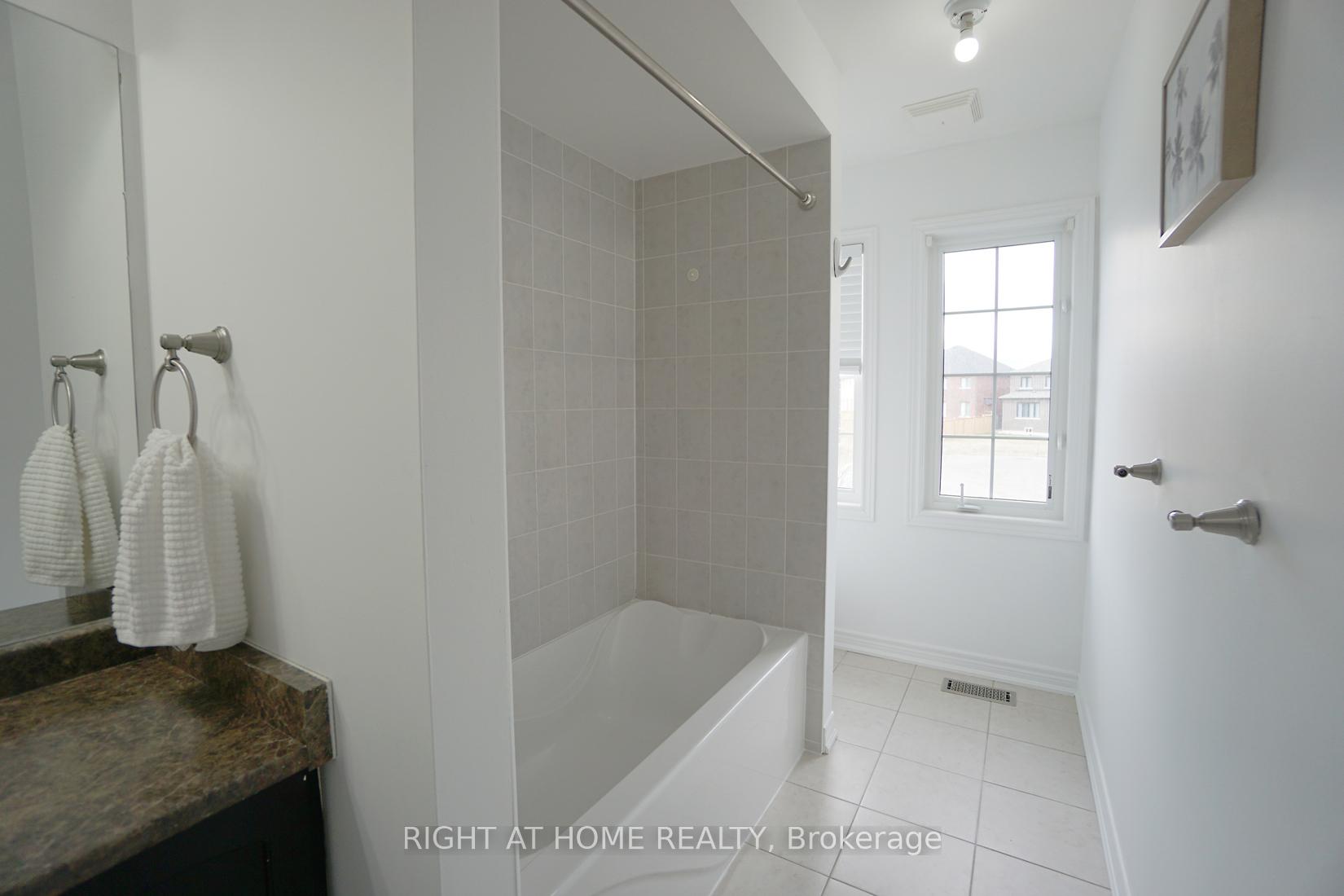 Photo 45 of 99 Grady Drive, Clarington, Newcastle — HOMEH