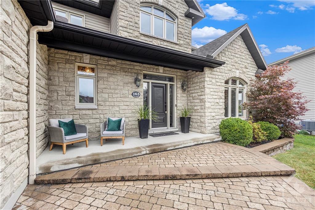 Photo 5 of 163 Ida Street S, Arnprior — HOMEH