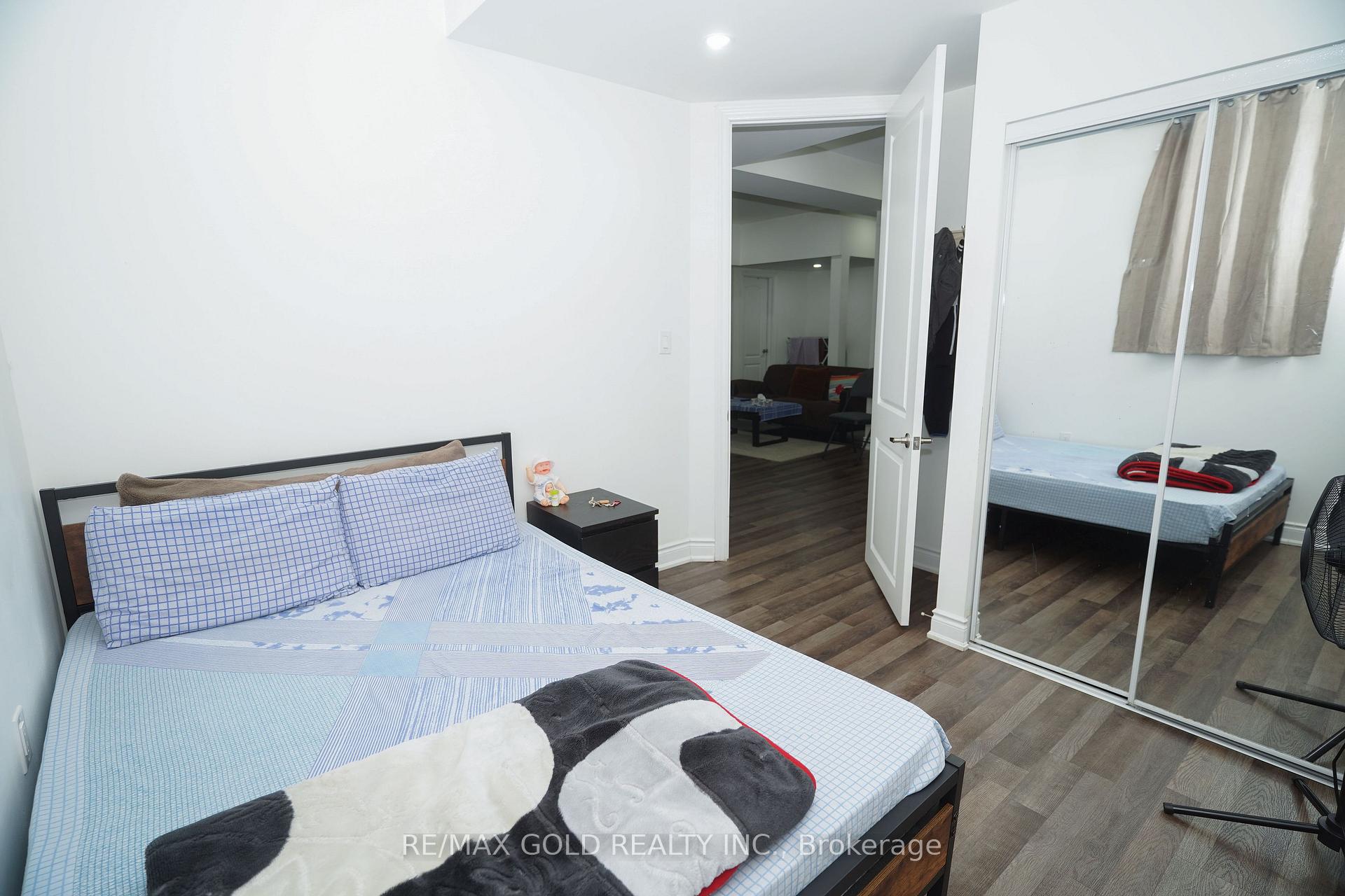 Photo 8 of 40 Lowell Crescent, Brampton, Credit Valley — HOMEH