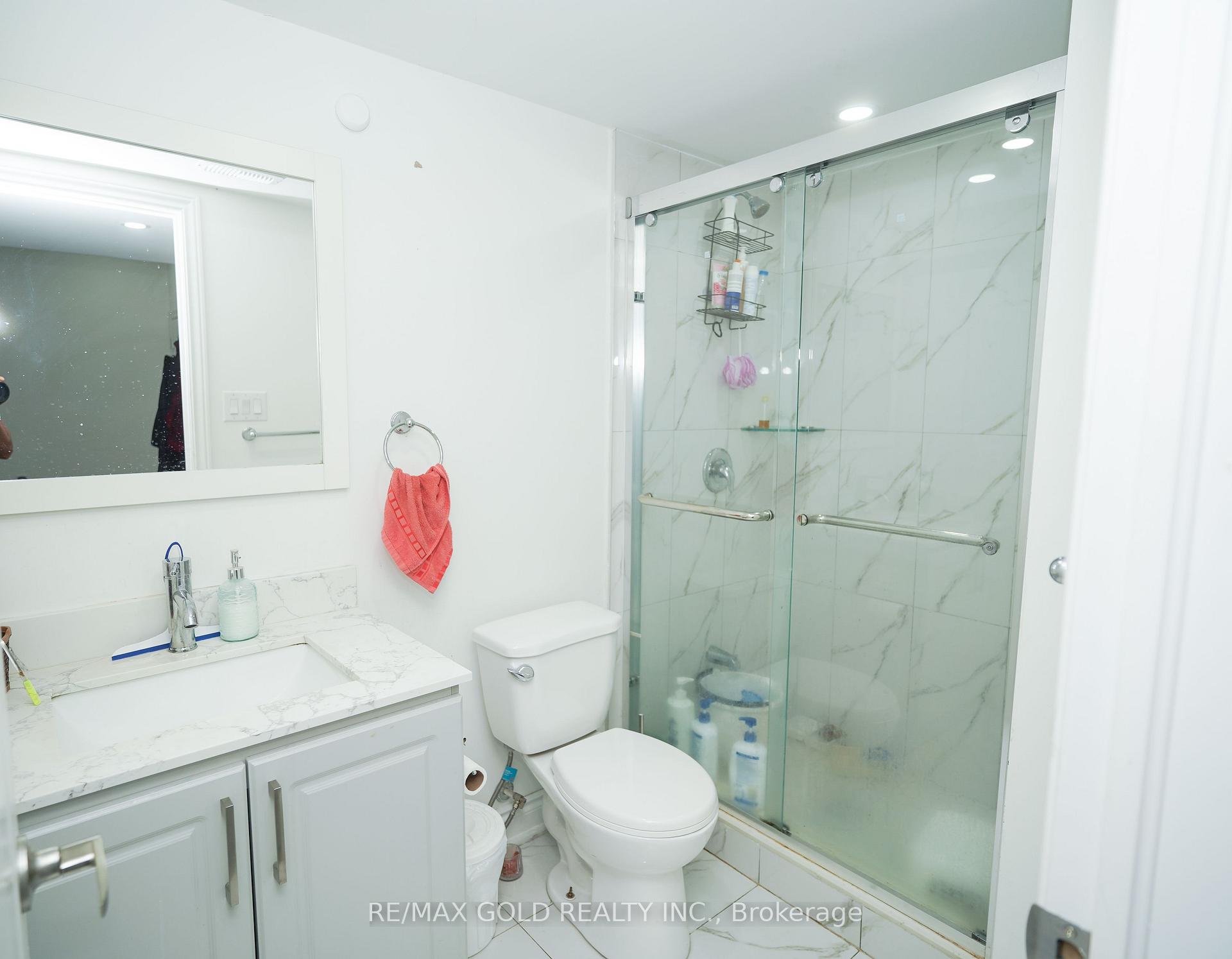 Photo 12 of 40 Lowell Crescent, Brampton, Credit Valley — HOMEH
