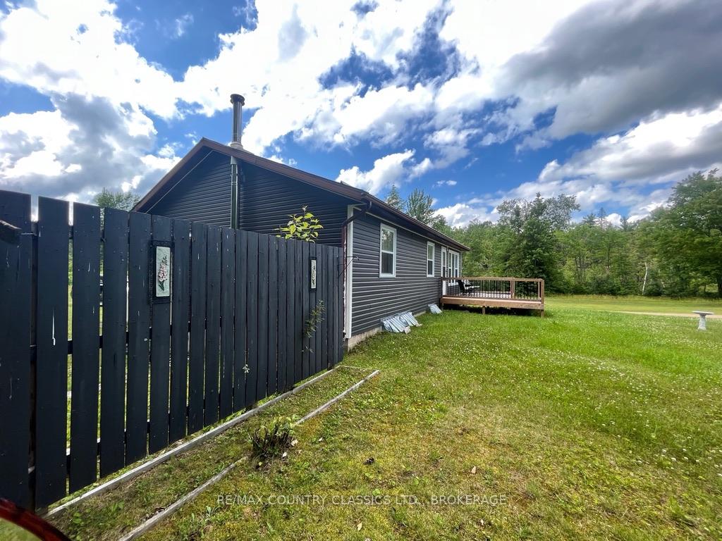Photo 3 of 14756 Highway 41, Frontenac, Frontenac North — HOMEH