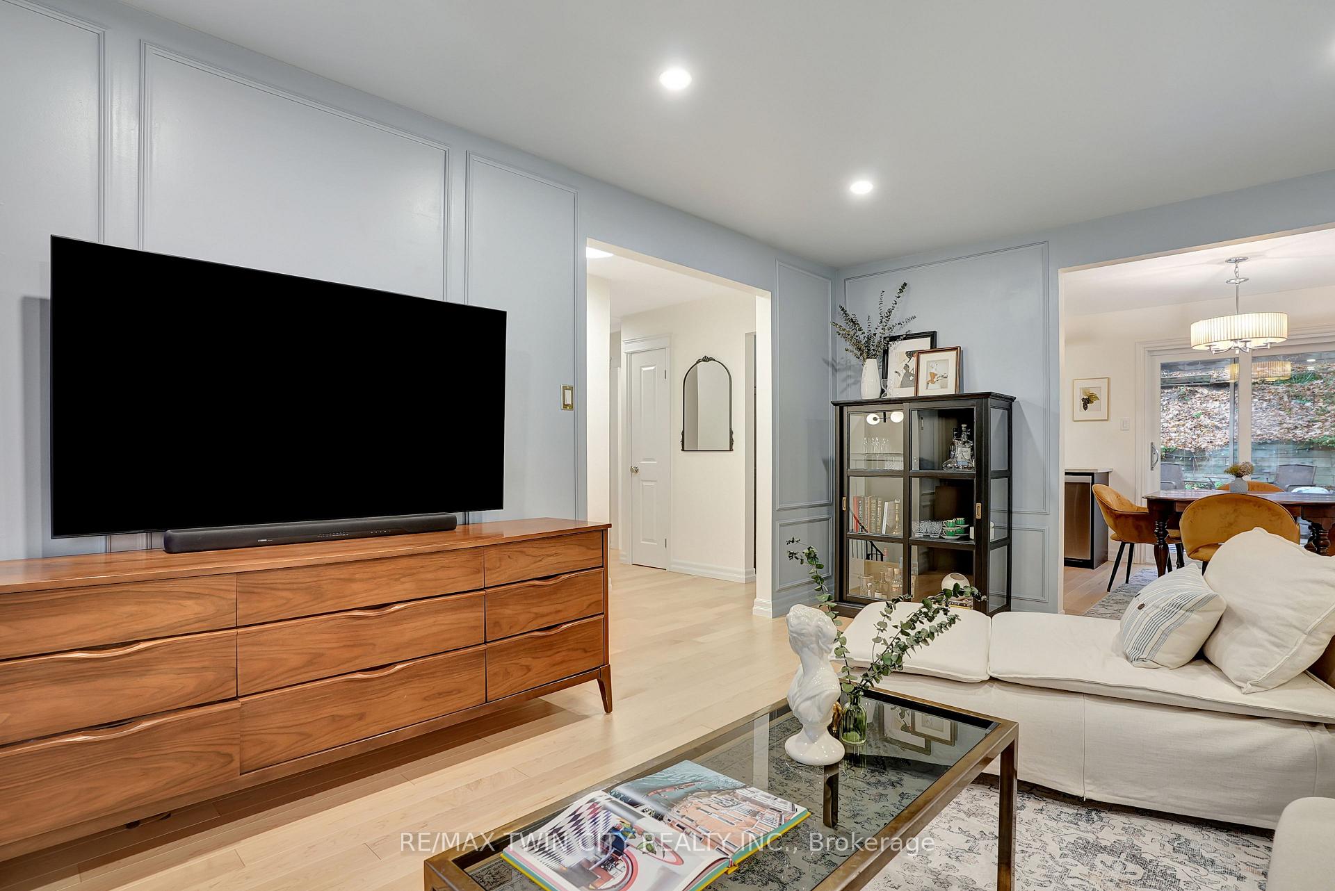 Photo 5 of 10 Vincent Drive, Cambridge — HOMEH