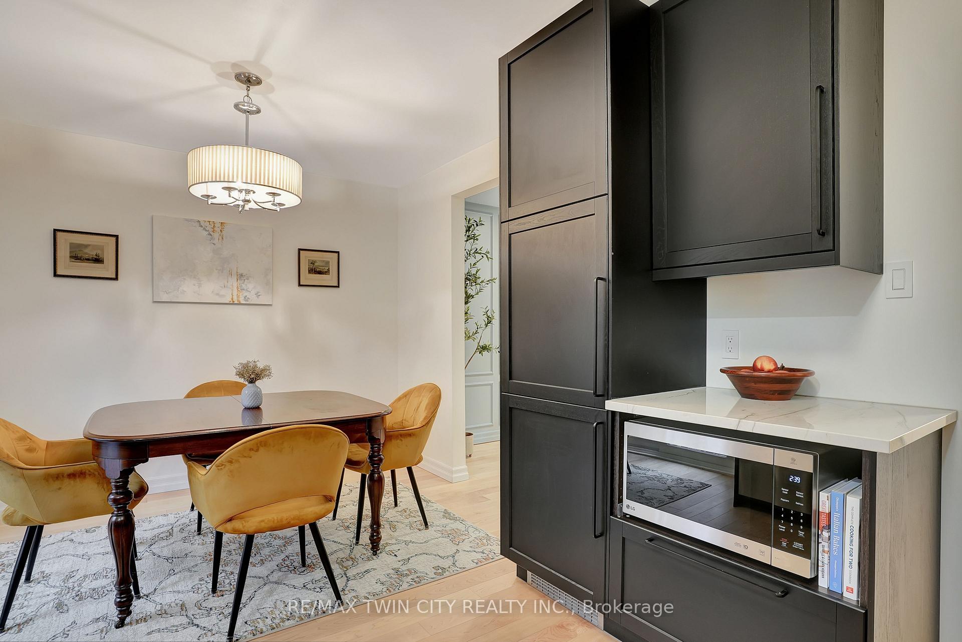 Photo 11 of 10 Vincent Drive, Cambridge — HOMEH