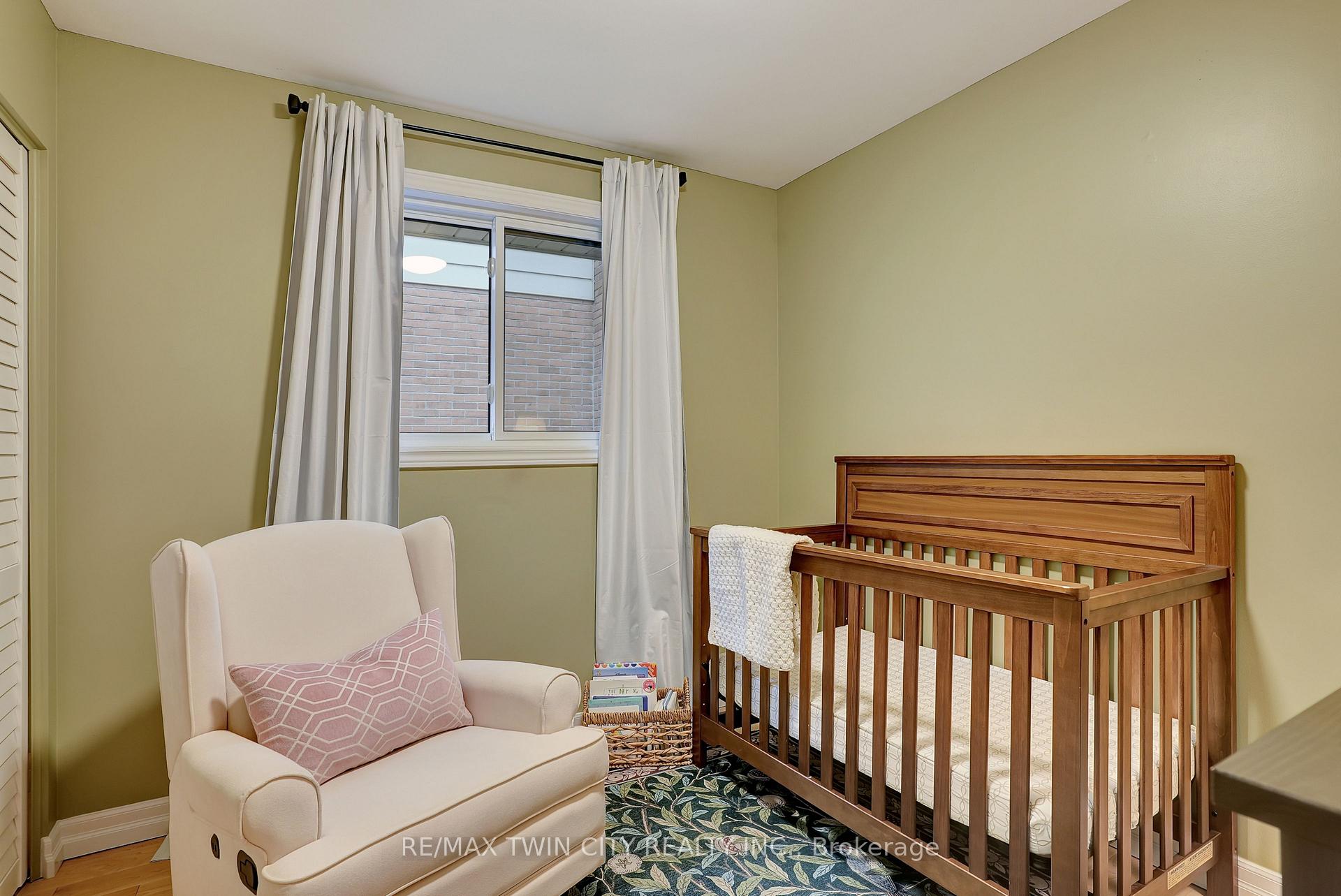 Photo 17 of 10 Vincent Drive, Cambridge — HOMEH