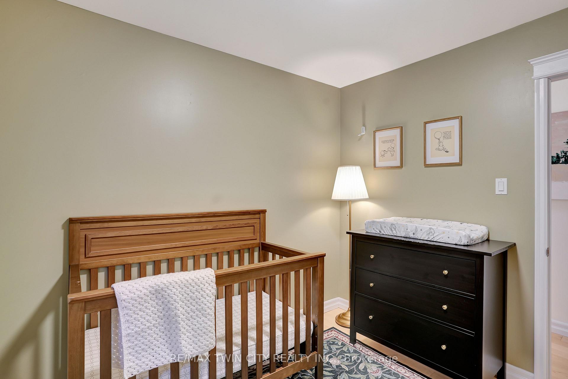 Photo 18 of 10 Vincent Drive, Cambridge — HOMEH