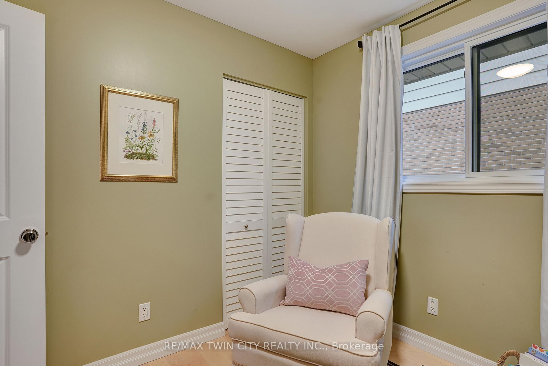 Photo 19 of 10 Vincent Drive, Cambridge — HOMEH