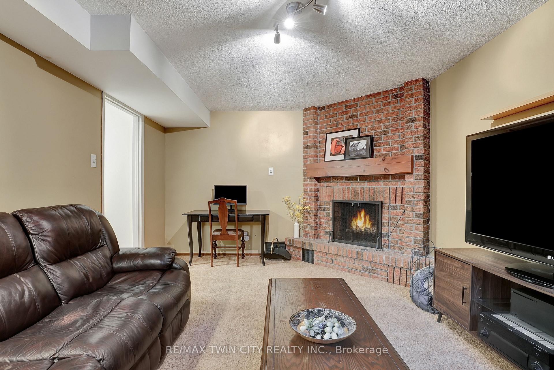 Photo 24 of 10 Vincent Drive, Cambridge — HOMEH