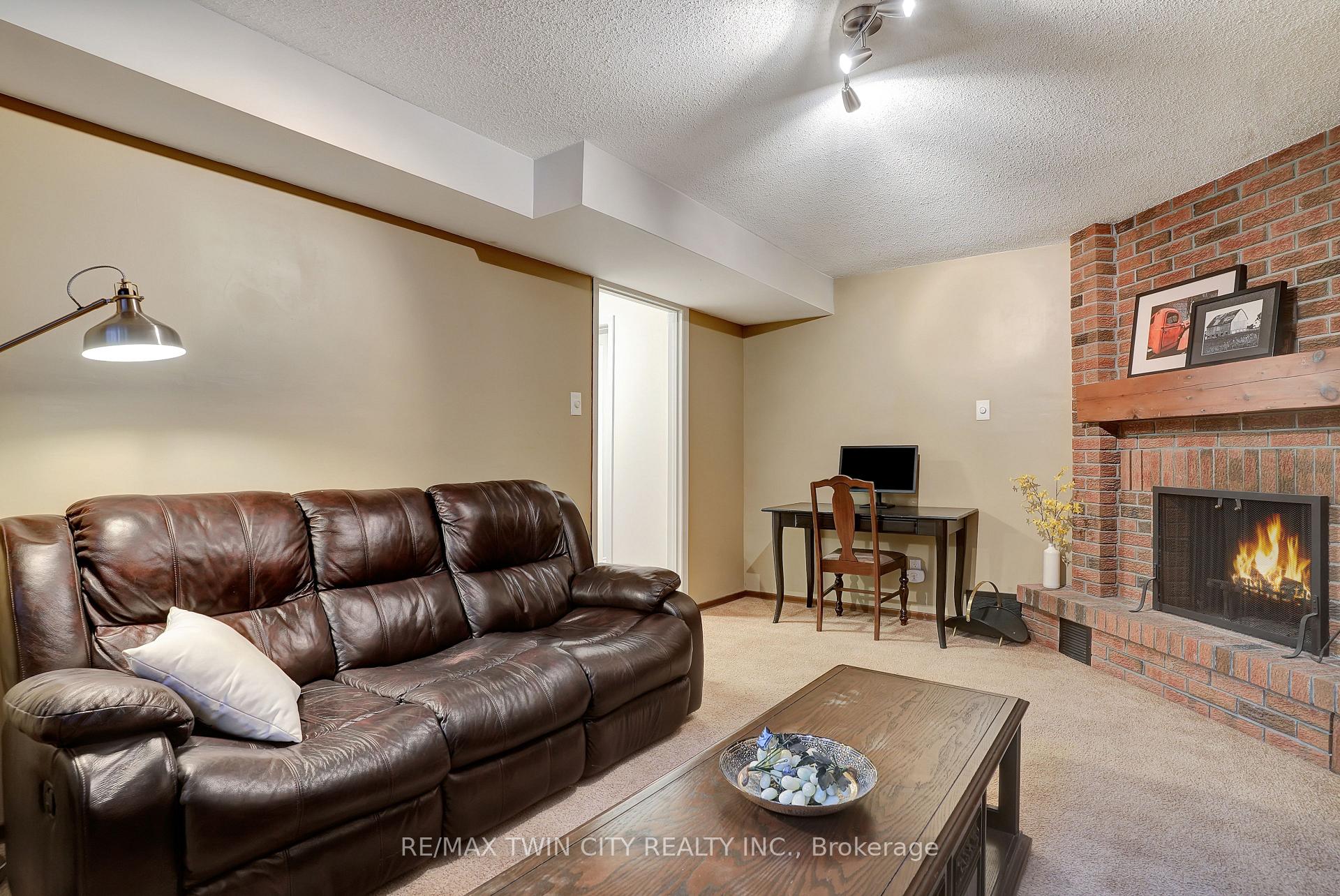 Photo 25 of 10 Vincent Drive, Cambridge — HOMEH