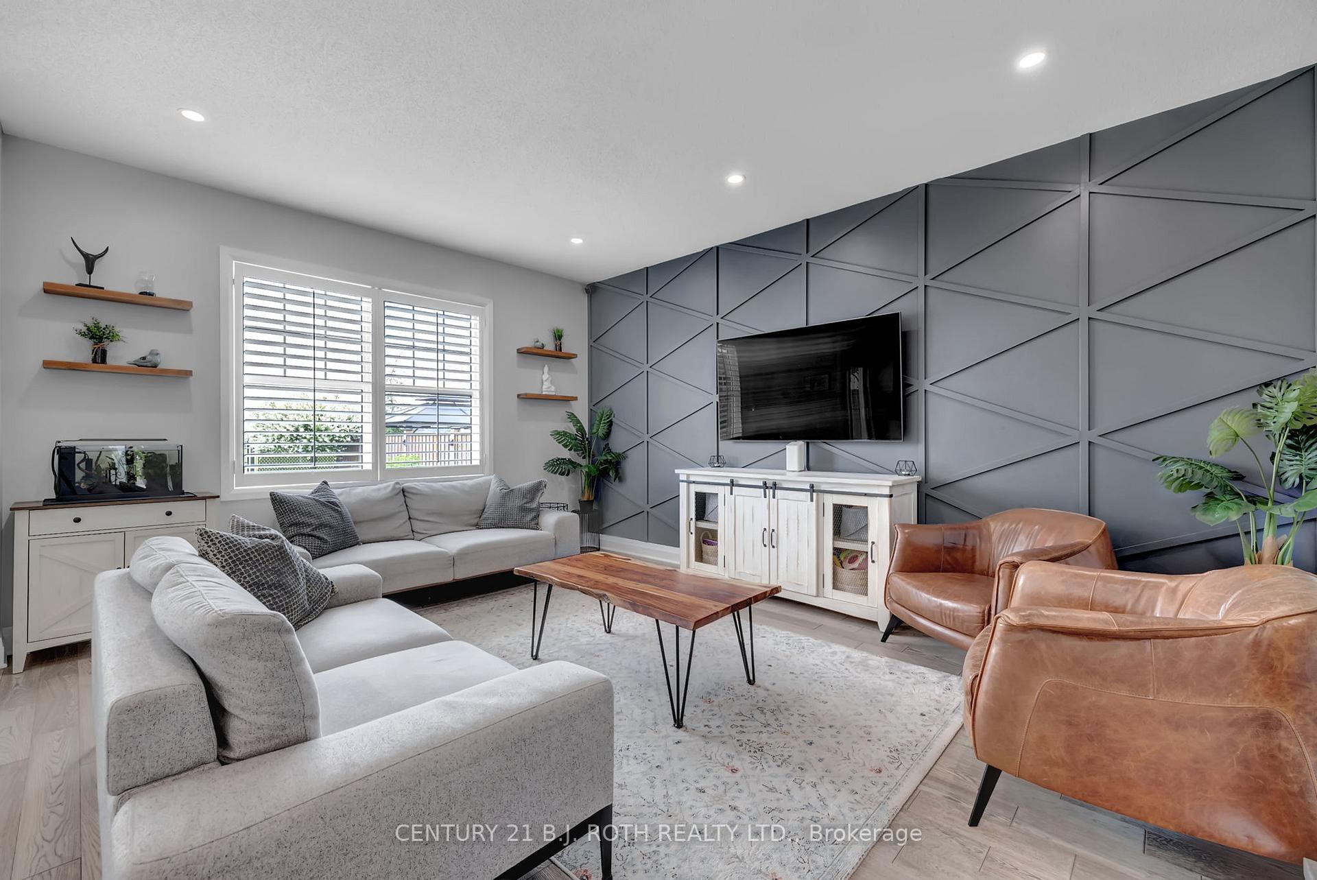 Photo 4 of 35 Ray Richards Street, Clarington, Bowmanville — HOMEH
