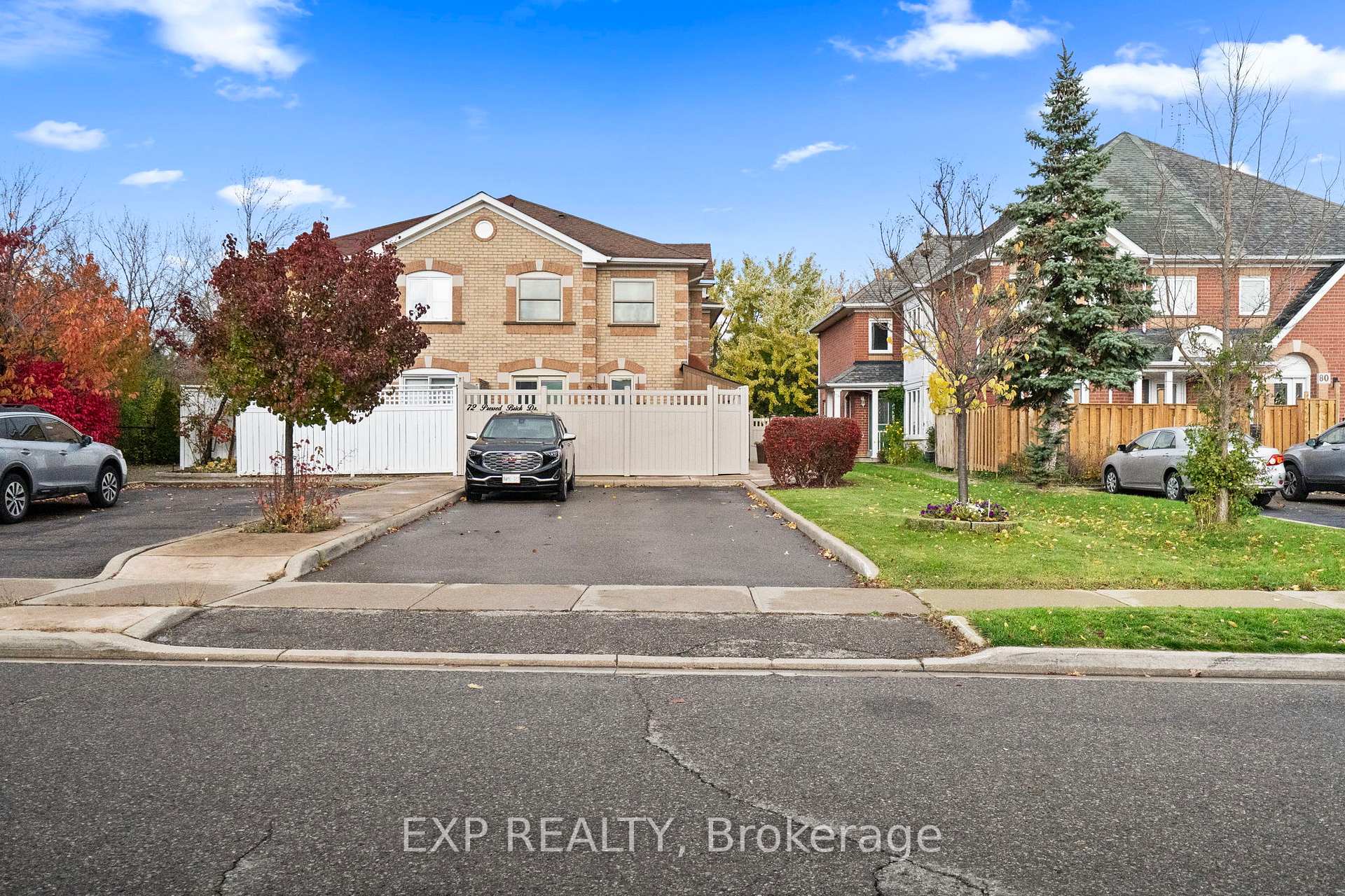 Photo 2 of 70 Pressed Brick Drive, Brampton, Brampton North — HOMEH