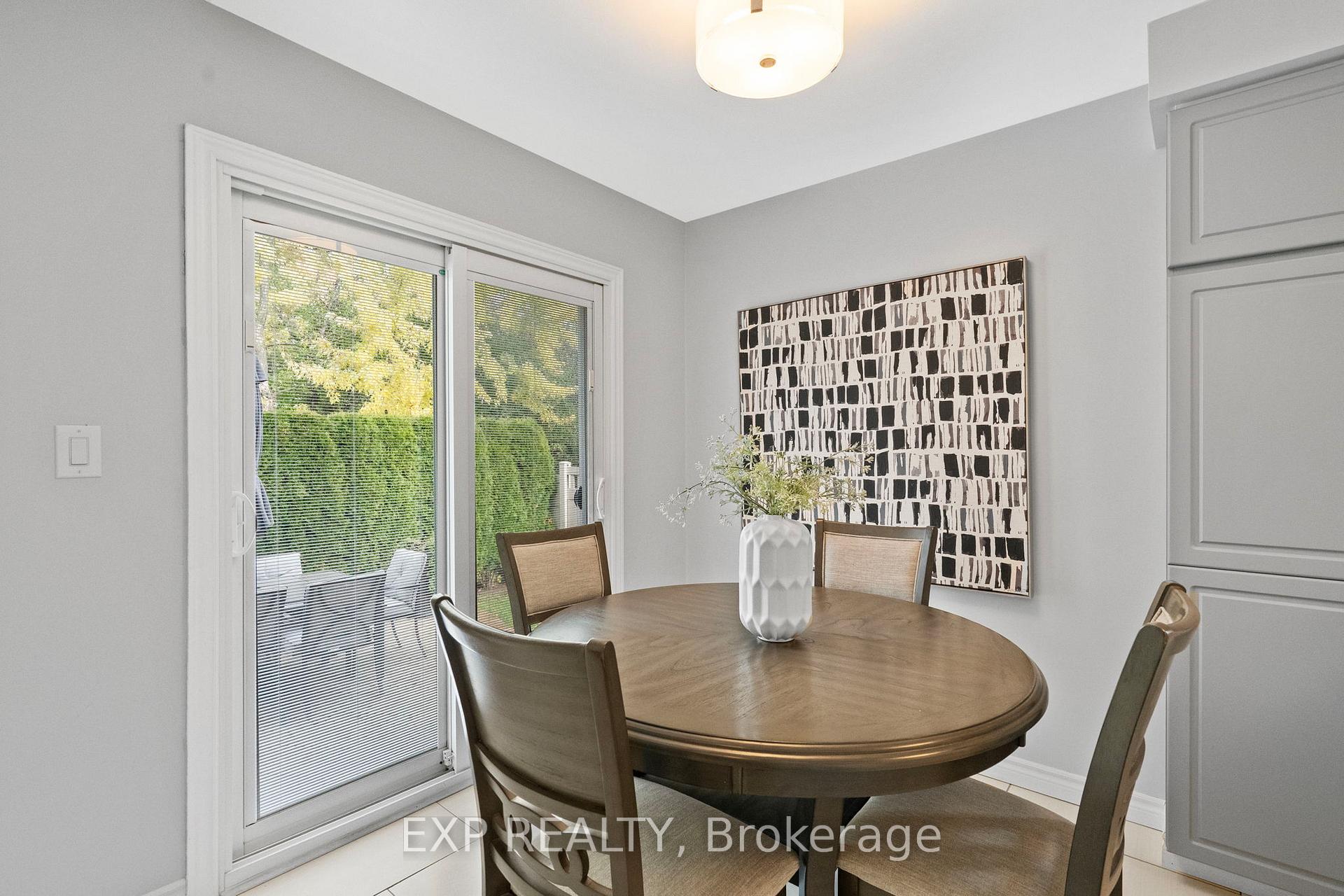 Photo 12 of 70 Pressed Brick Drive, Brampton, Brampton North — HOMEH