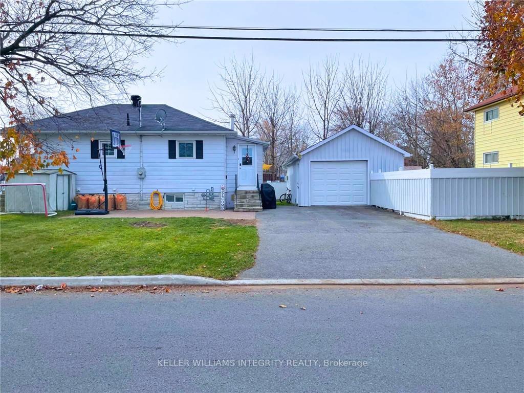 Photo 2 of 301 Twelfth Street W, Cornwall — HOMEH