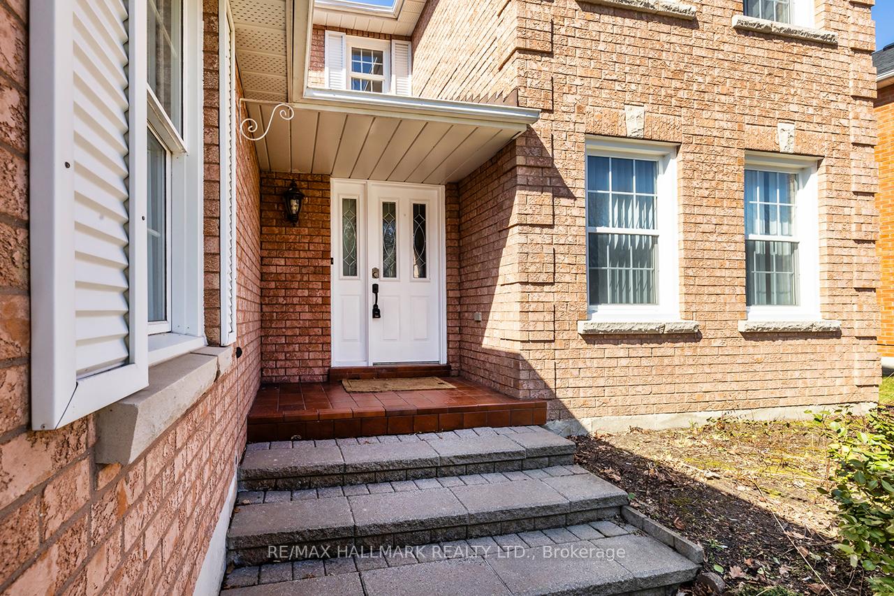 Photo 4 of 12 Halstead Road, Clarington, Courtice — HOMEH