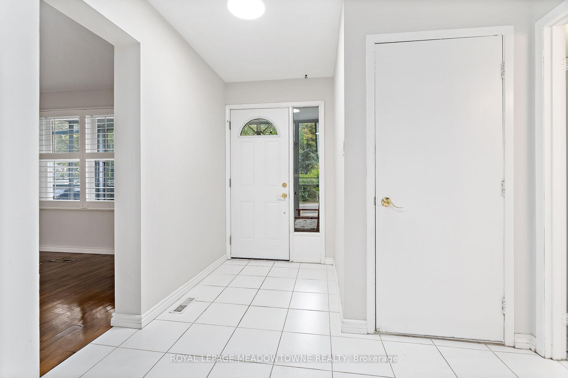 Photo 7 of 13 Blueridge Square, Brampton, Heart Lake West — HOMEH