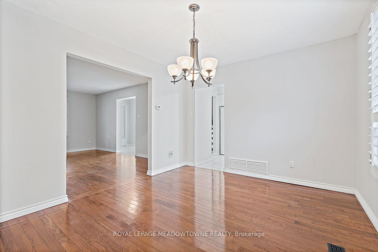 Photo 15 of 13 Blueridge Square, Brampton, Heart Lake West — HOMEH