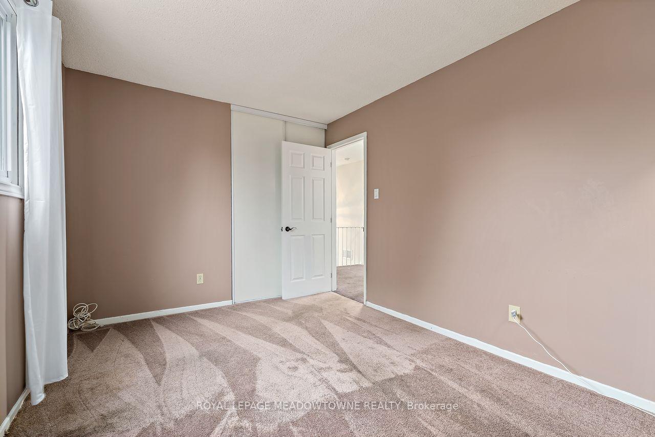 Photo 23 of 13 Blueridge Square, Brampton, Heart Lake West — HOMEH
