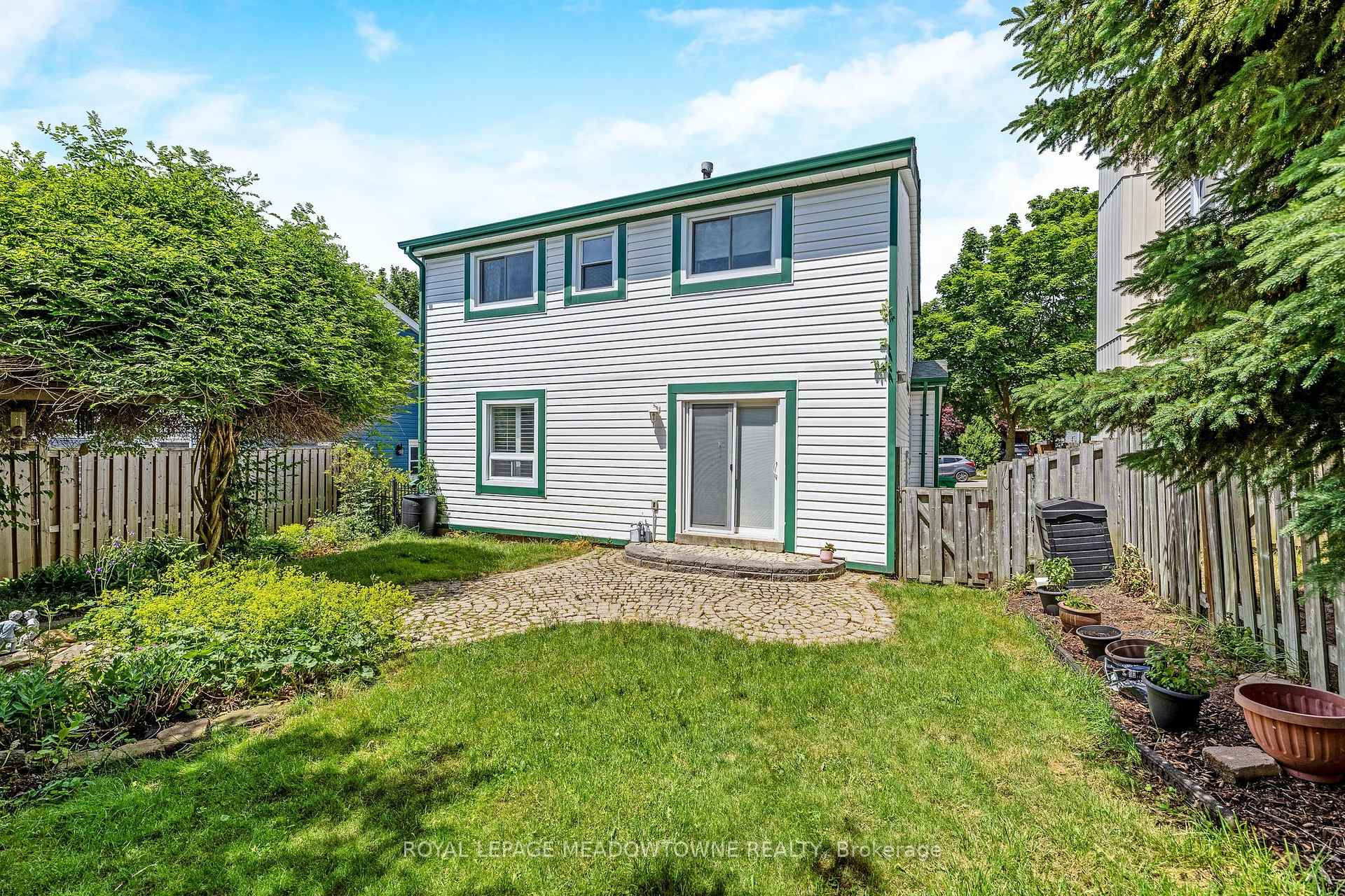 Photo 31 of 13 Blueridge Square, Brampton, Heart Lake West — HOMEH
