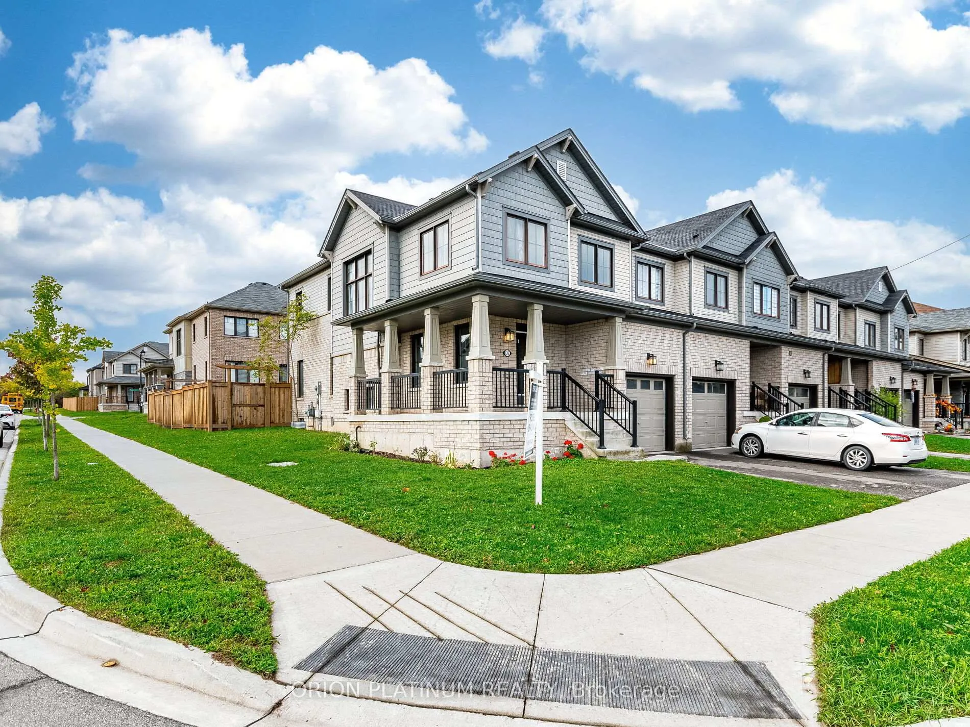 Front of 135 Pagebrook Crescent