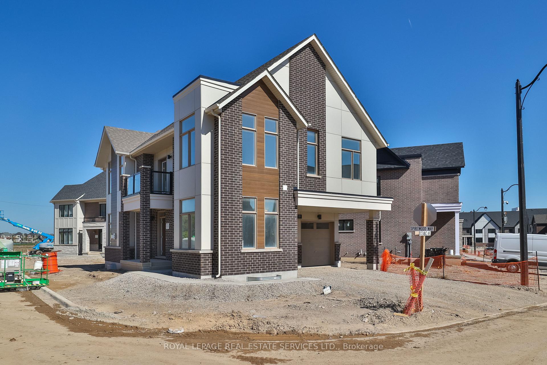Photo 2 of 19 Spiritwood Way, Brampton, Northwest Brampton — HOMEH