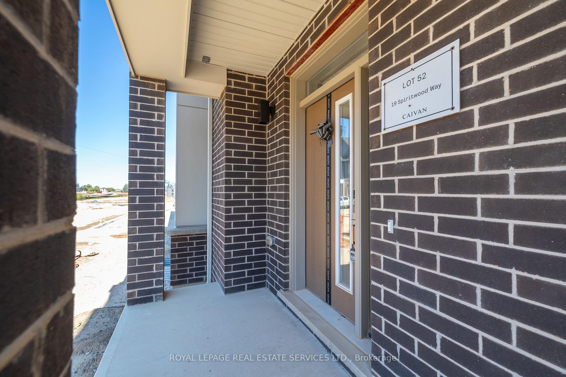 Photo 3 of 19 Spiritwood Way, Brampton, Northwest Brampton — HOMEH