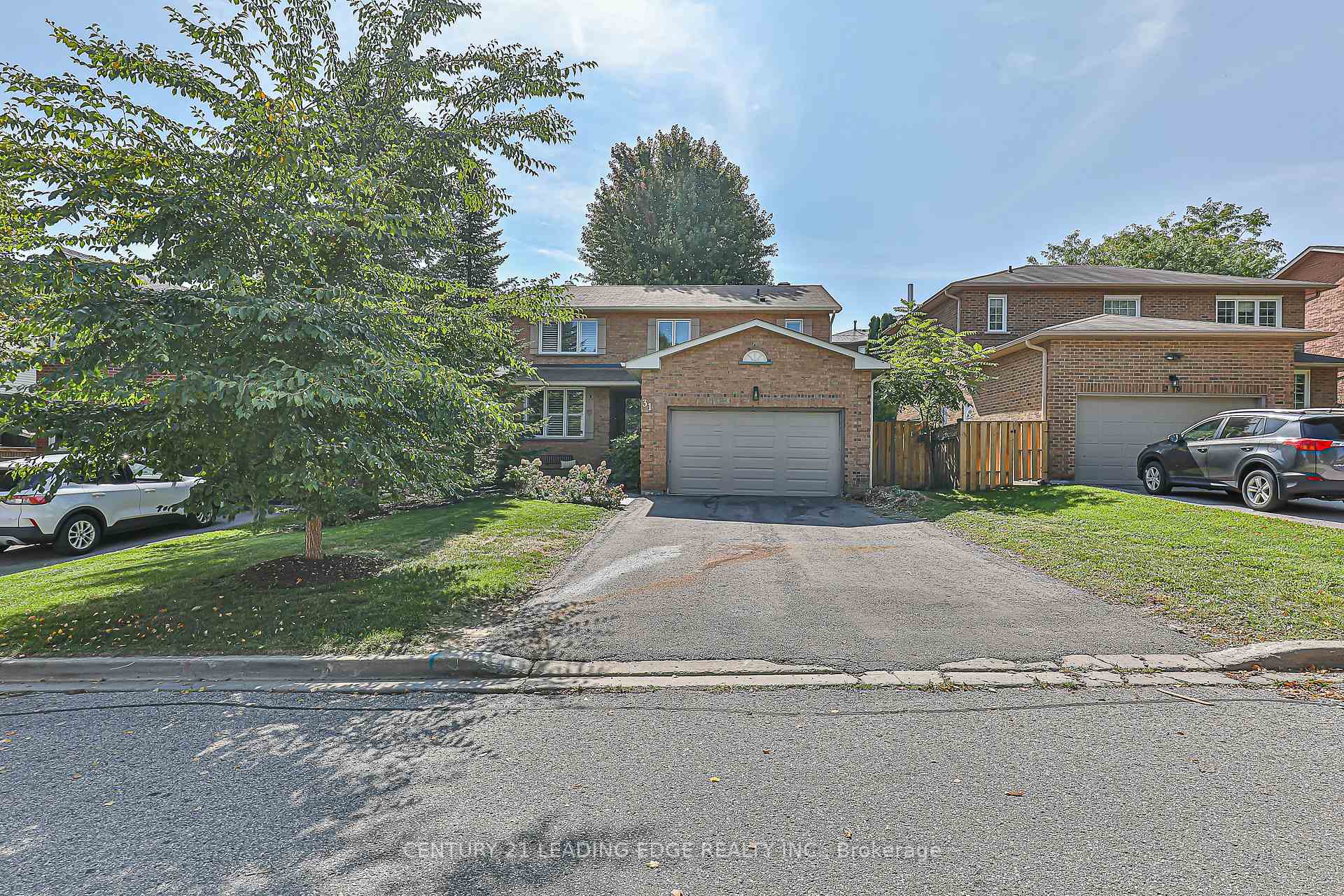 Photo 2 of 31 Twelve Oaks Drive, Aurora, Aurora Village — HOMEH