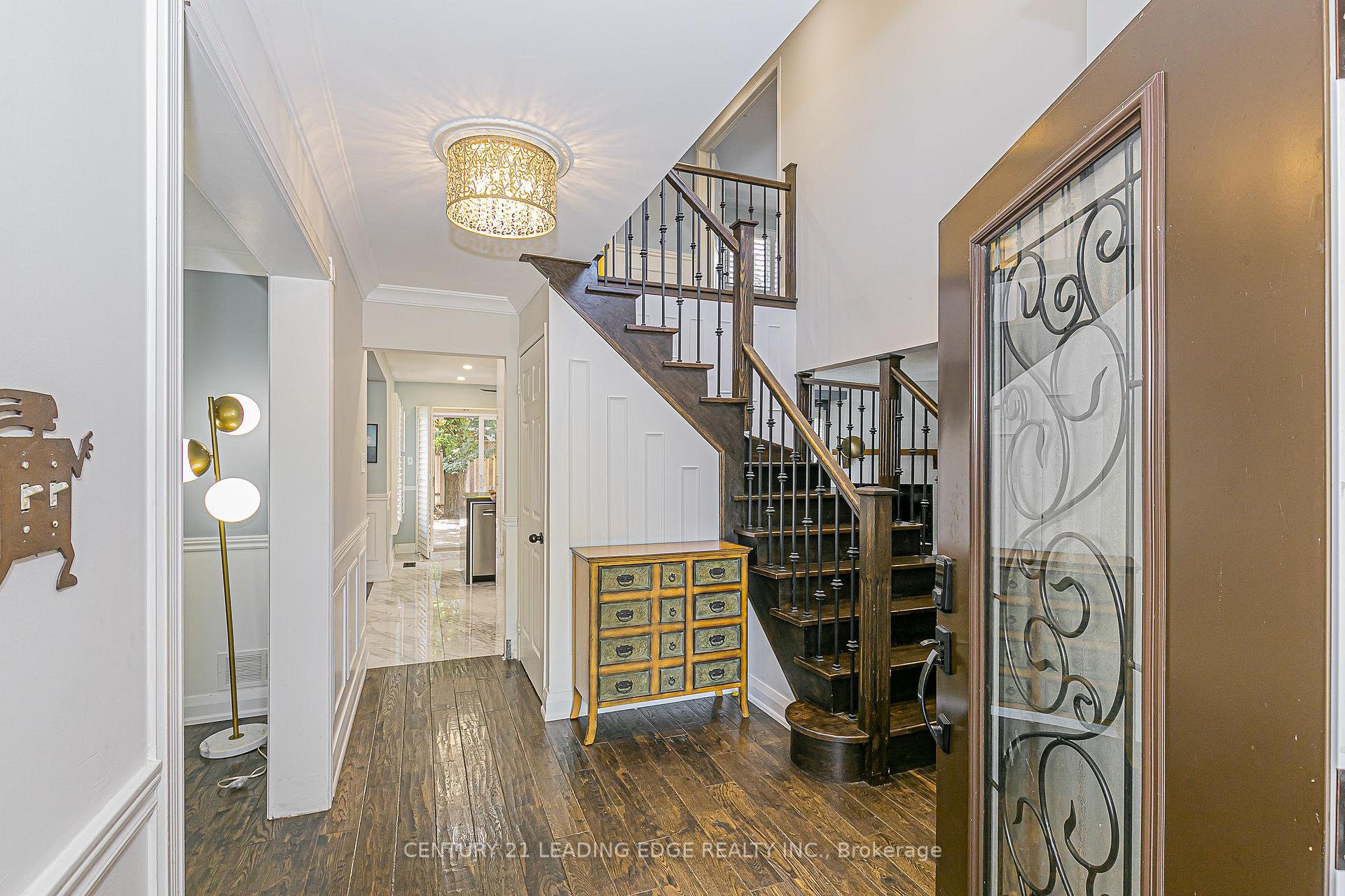 Photo 3 of 31 Twelve Oaks Drive, Aurora, Aurora Village — HOMEH