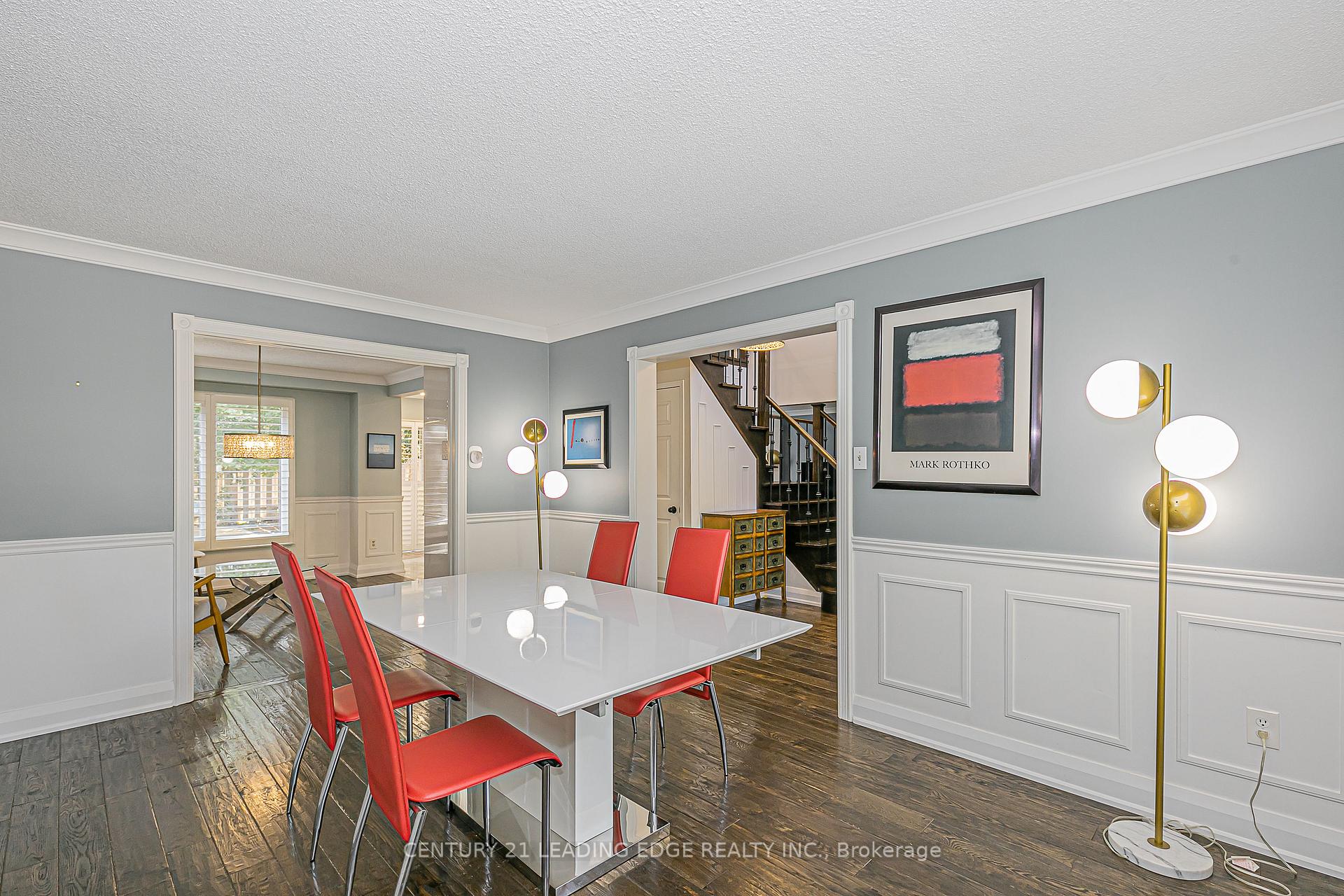 Photo 7 of 31 Twelve Oaks Drive, Aurora, Aurora Village — HOMEH