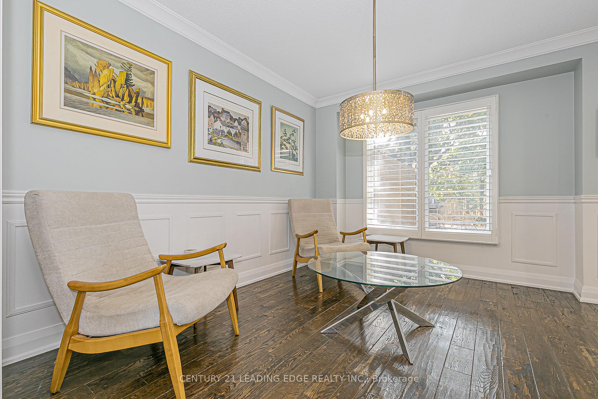 Photo 8 of 31 Twelve Oaks Drive, Aurora, Aurora Village — HOMEH