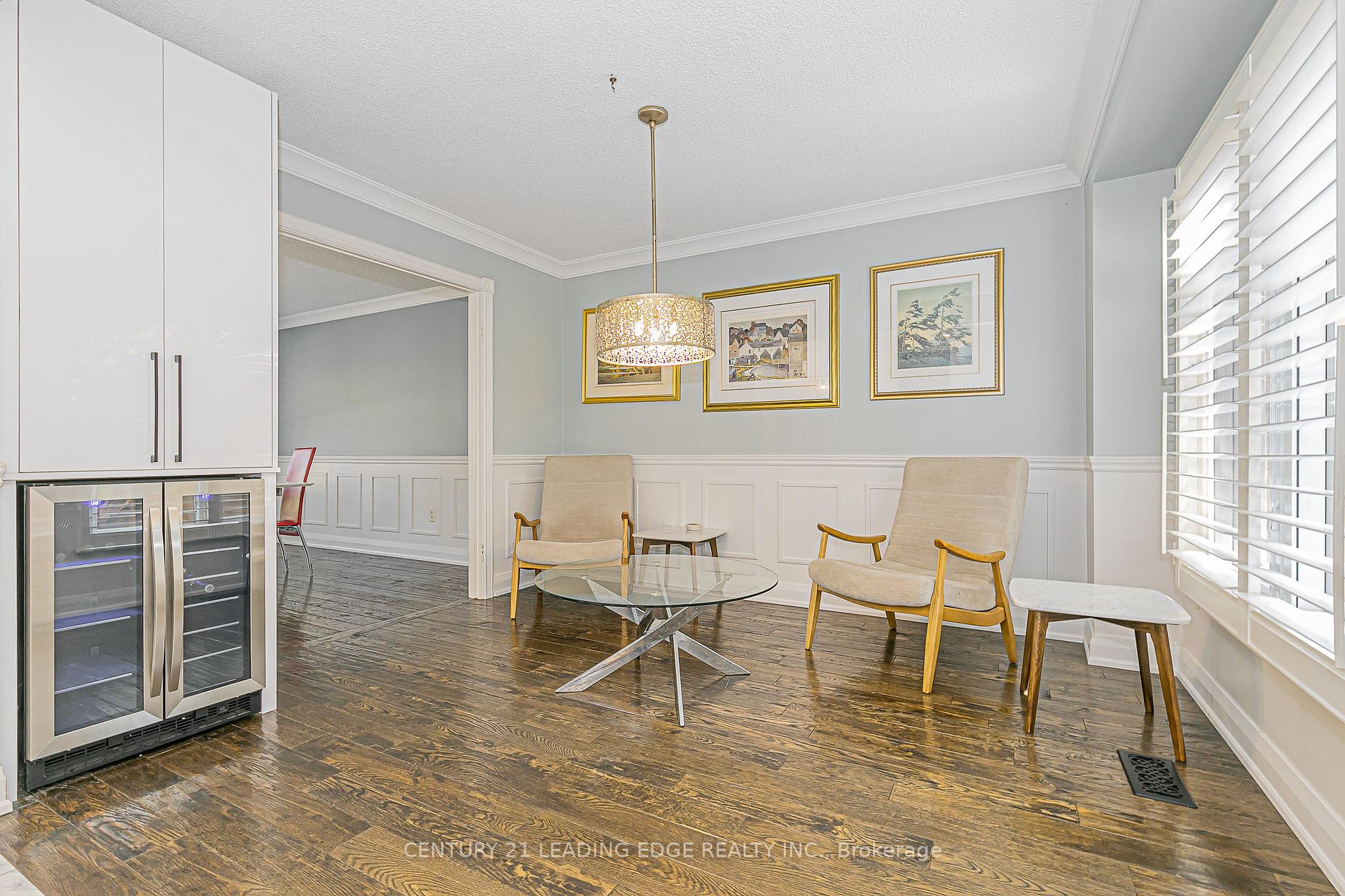 Photo 11 of 31 Twelve Oaks Drive, Aurora, Aurora Village — HOMEH