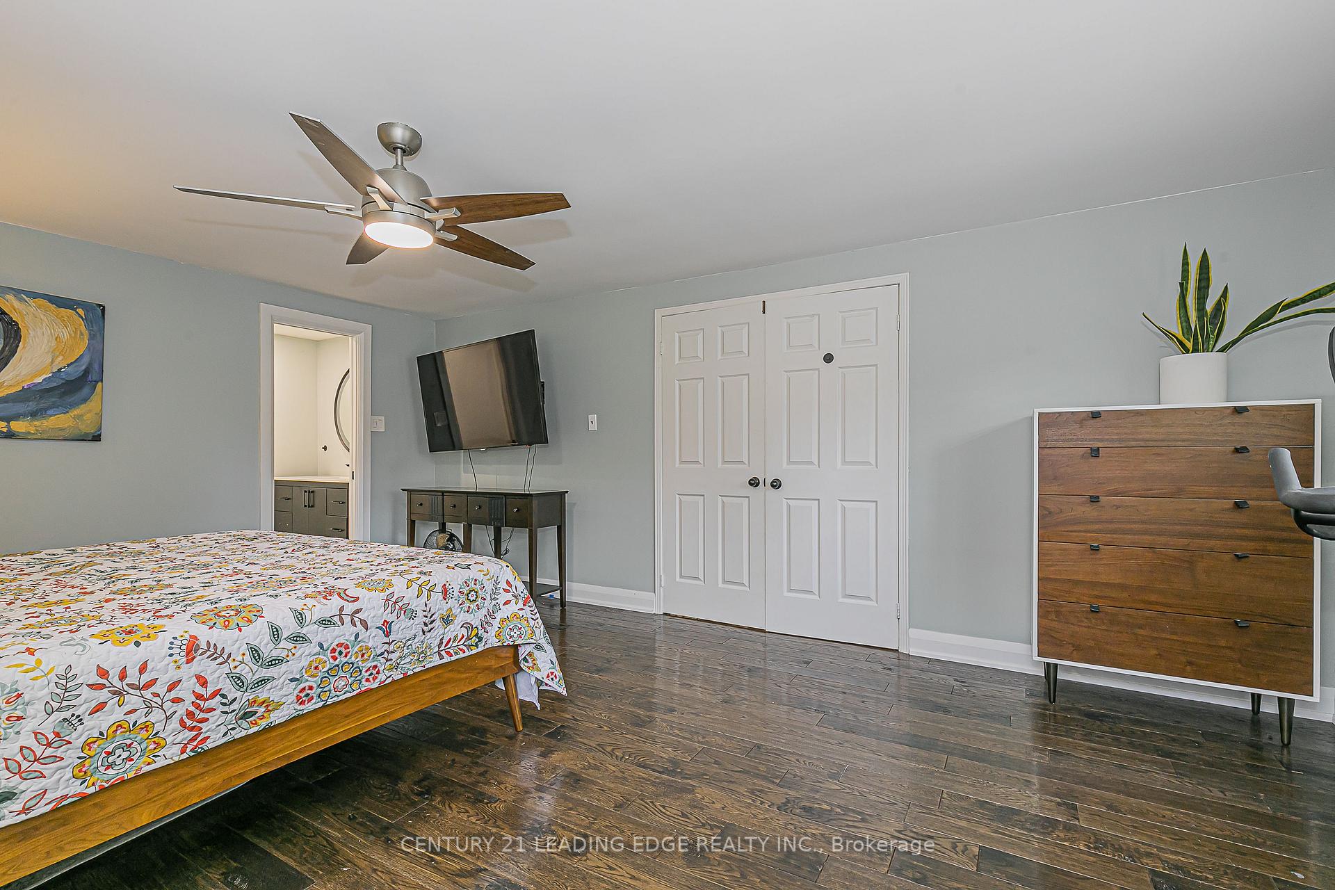 Photo 21 of 31 Twelve Oaks Drive, Aurora, Aurora Village — HOMEH