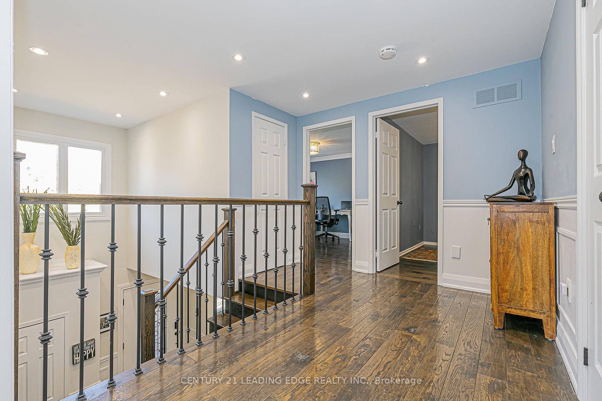 Photo 34 of 31 Twelve Oaks Drive, Aurora, Aurora Village — HOMEH