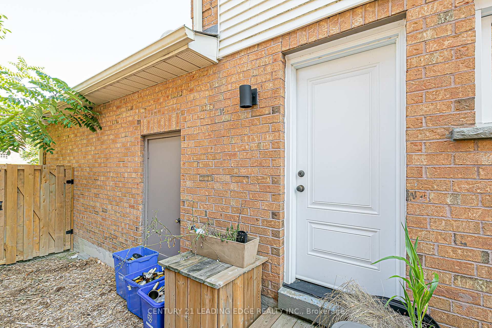 Photo 27 of 31 Twelve Oaks Drive, Aurora, Aurora Village — HOMEH