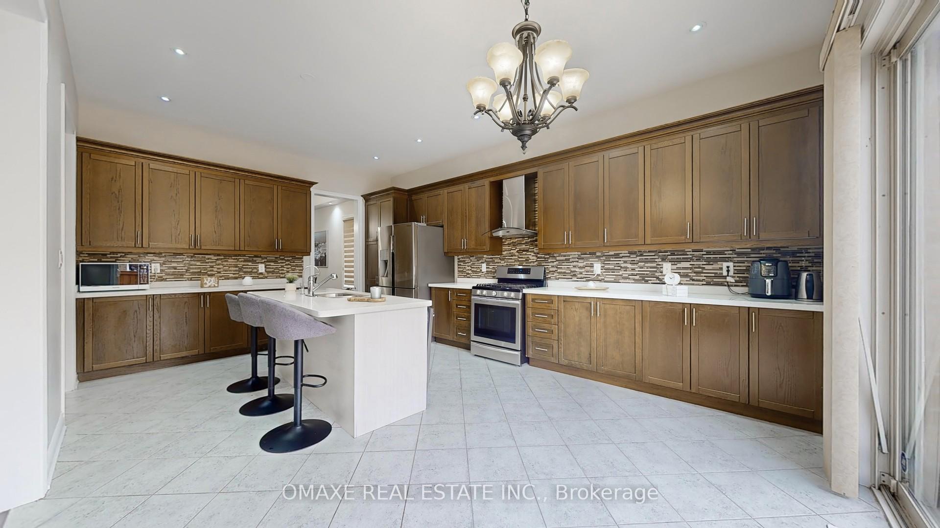 Photo 18 of 218 Bonnieglen Farm Boulevard, Caledon, Rural Caledon — HOMEH