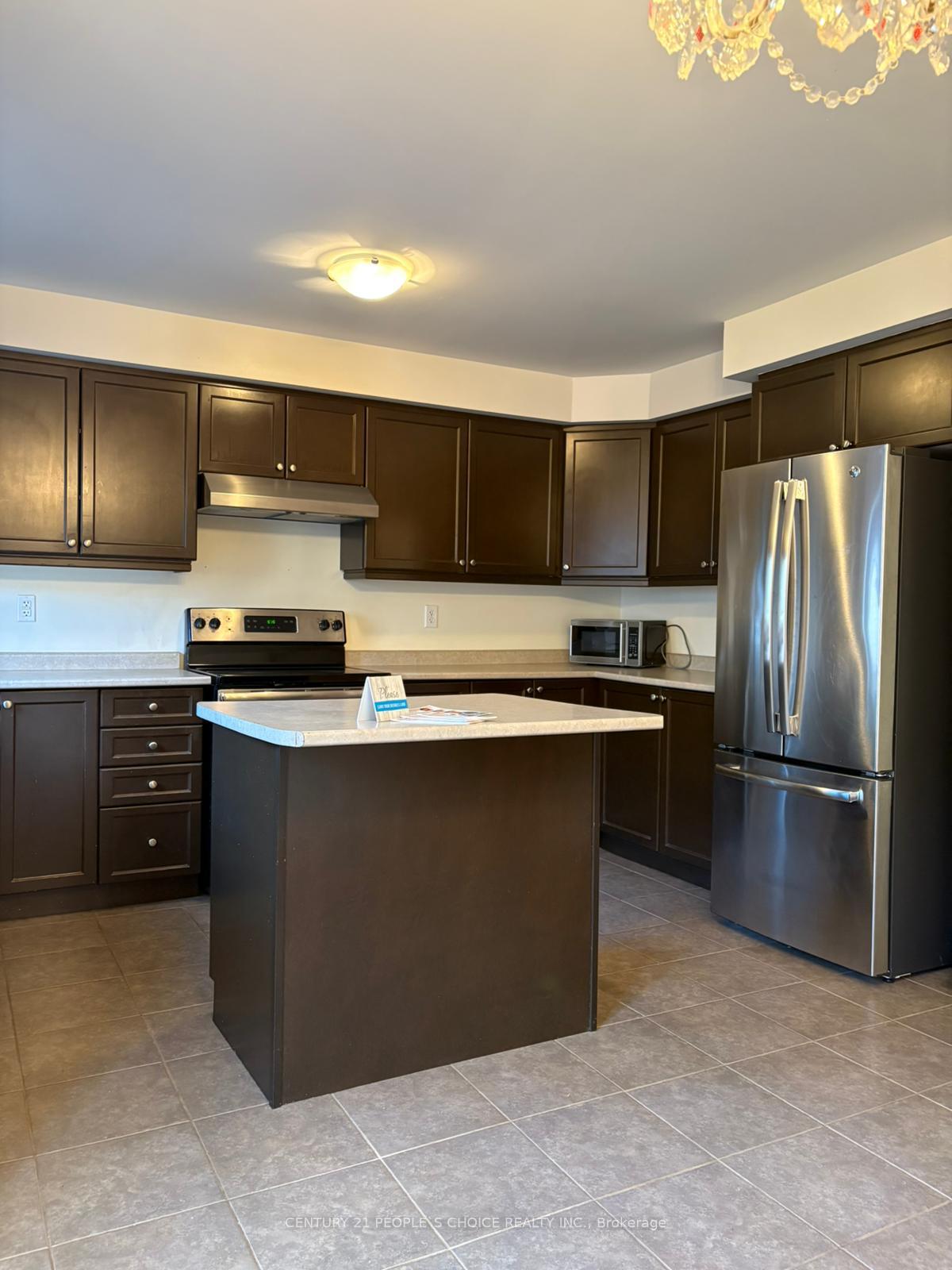 Photo 10 of 13 Betterton Crescent, Brampton, Northwest Brampton — HOMEH
