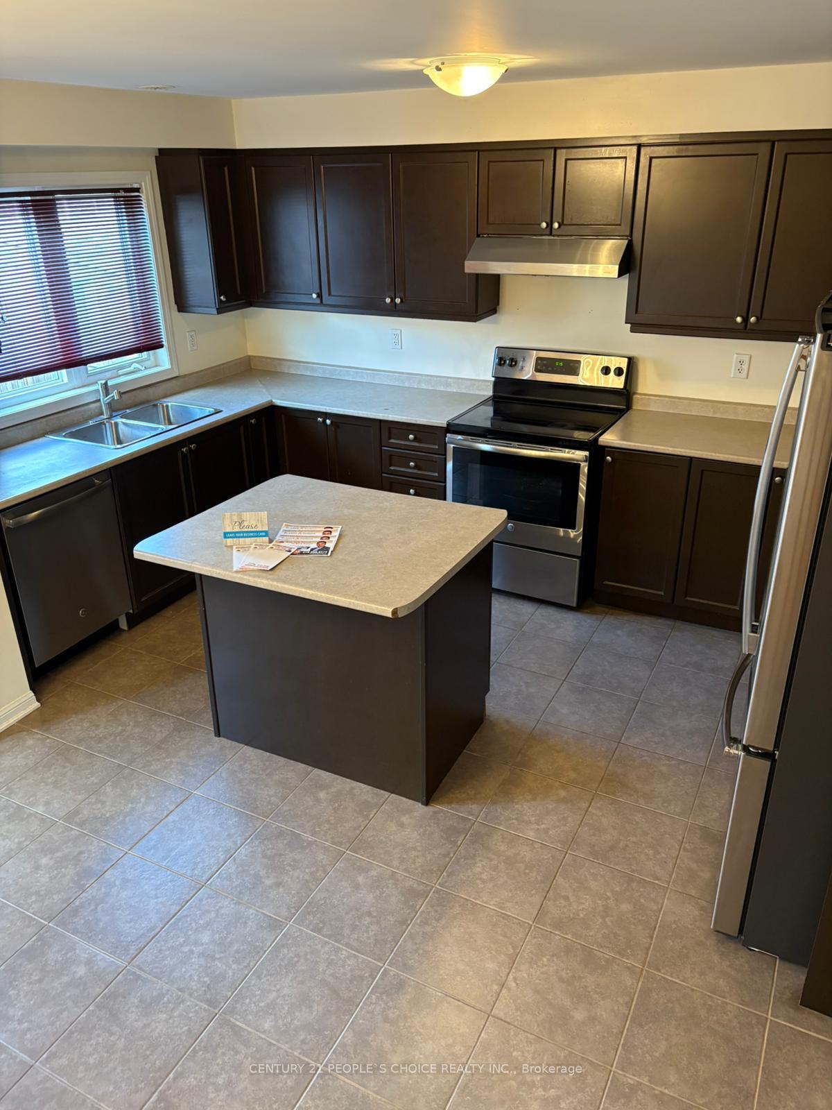 Photo 11 of 13 Betterton Crescent, Brampton, Northwest Brampton — HOMEH