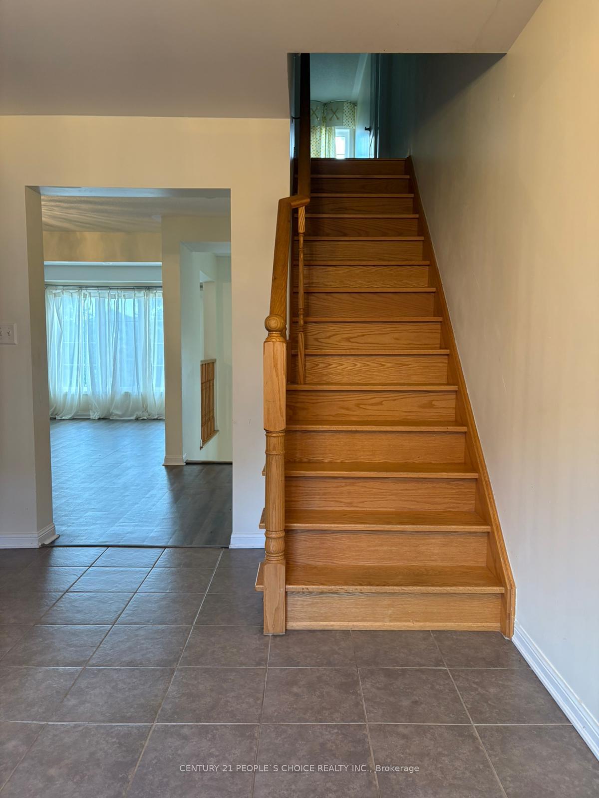 Photo 12 of 13 Betterton Crescent, Brampton, Northwest Brampton — HOMEH