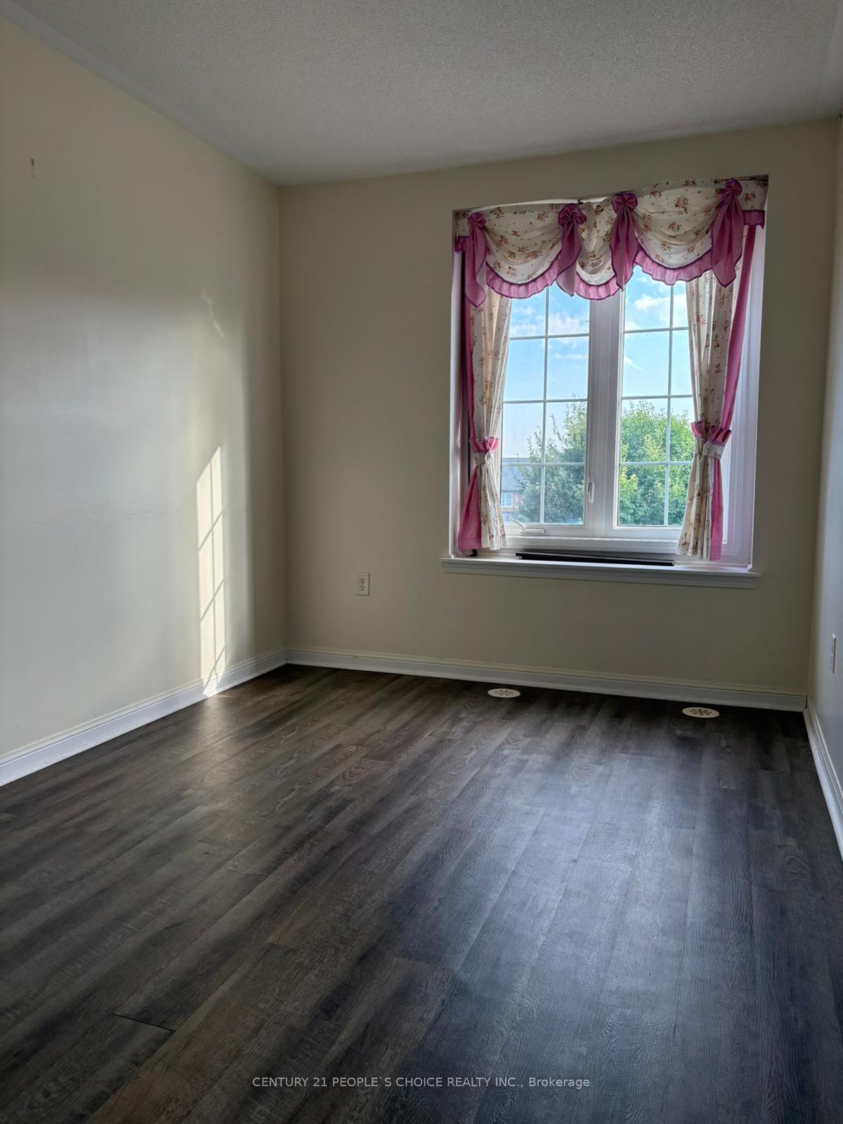 Photo 14 of 13 Betterton Crescent, Brampton, Northwest Brampton — HOMEH