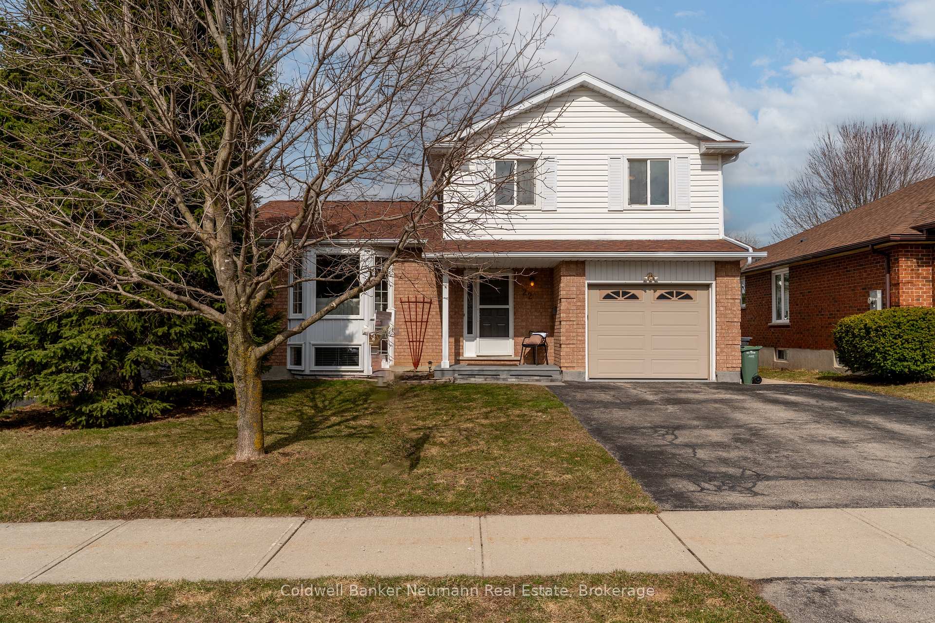 Photo 1 of 22 Celia Crescent, Guelph, Dovercliffe Park/Old University — HOMEH
