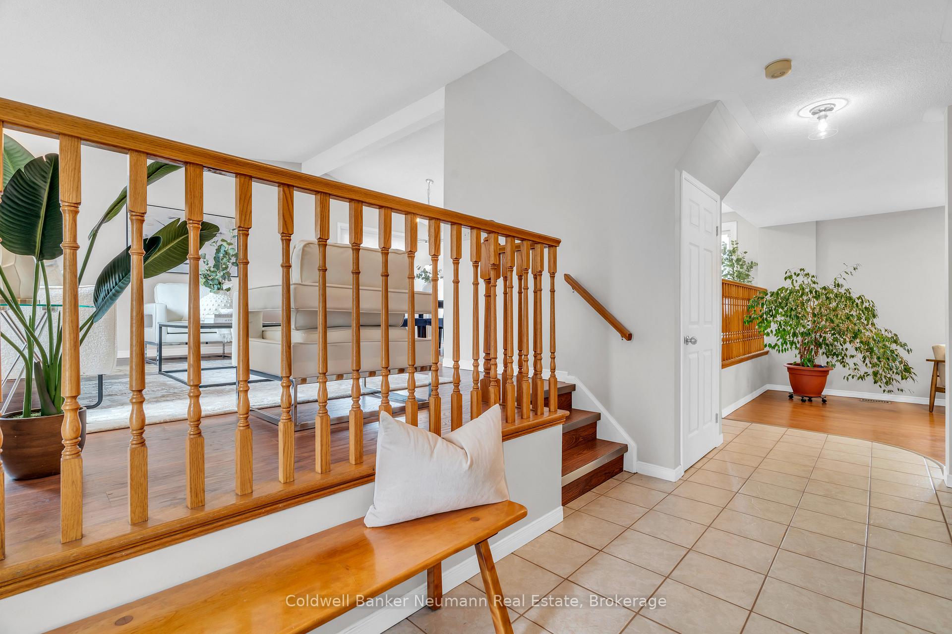 Photo 7 of 22 Celia Crescent, Guelph, Dovercliffe Park/Old University — HOMEH