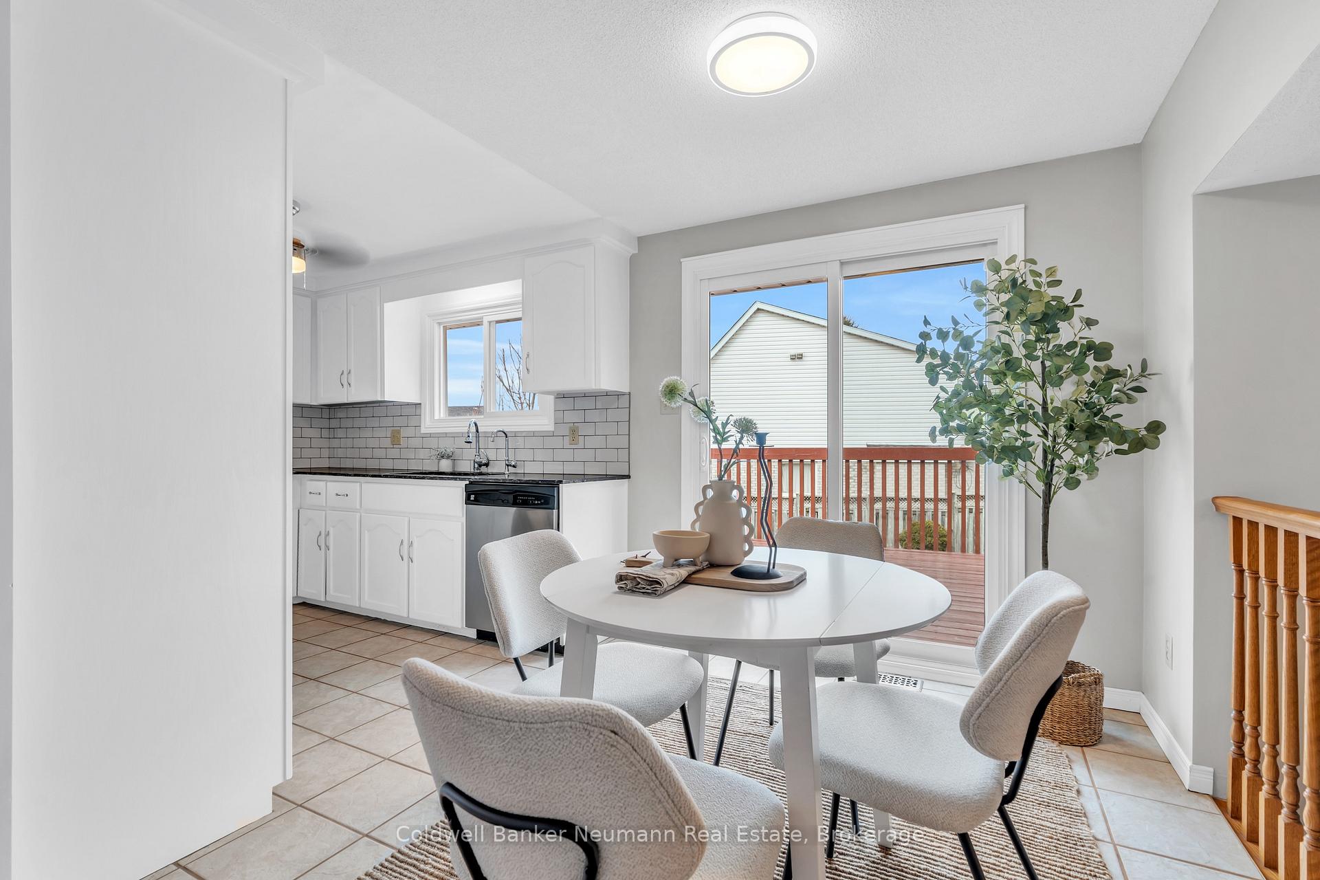 Photo 12 of 22 Celia Crescent, Guelph, Dovercliffe Park/Old University — HOMEH